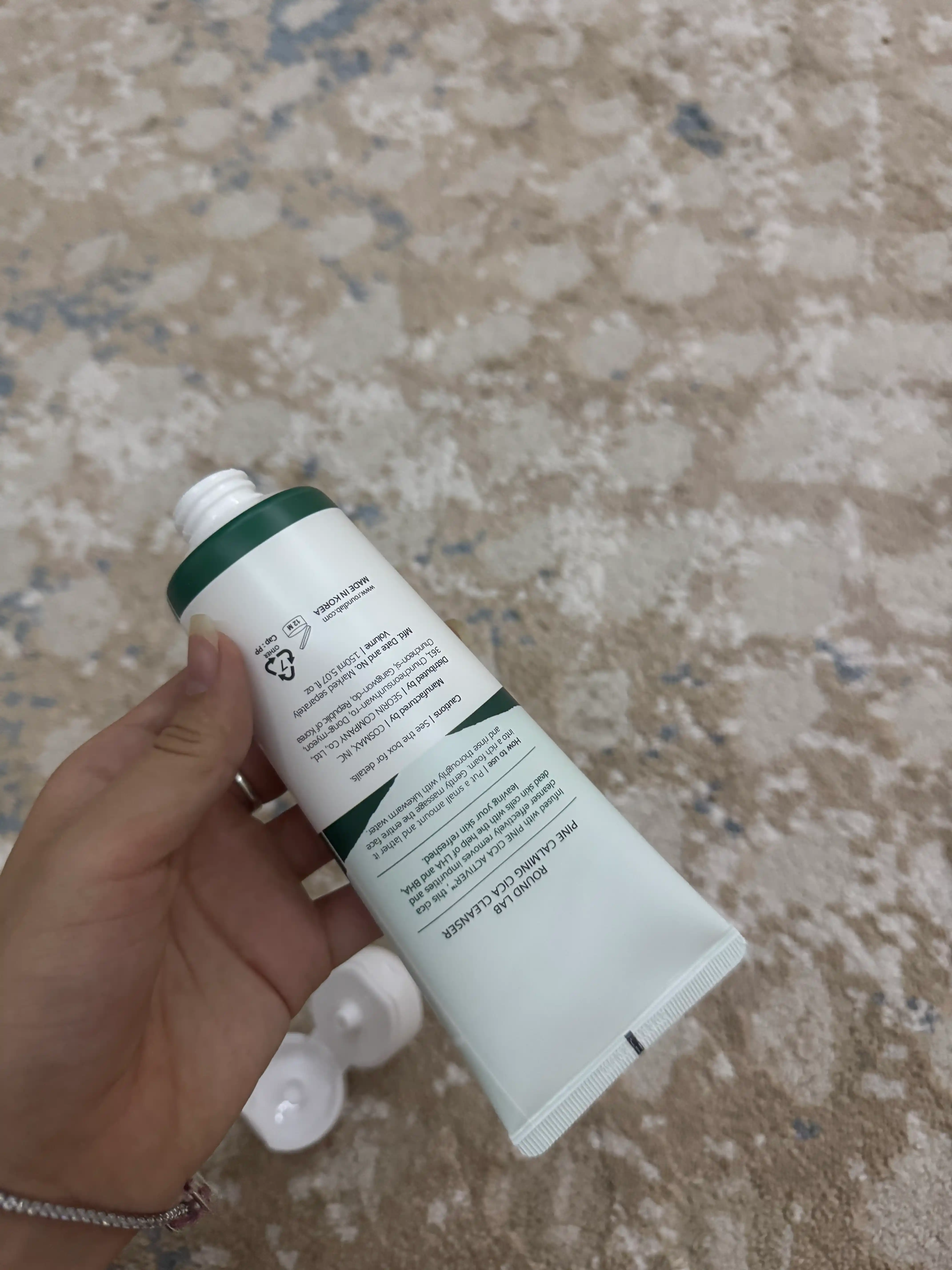 Пенка с экстрактом сосны и центеллы для проблемной кожи Round Lab Pine Cica Cleanser