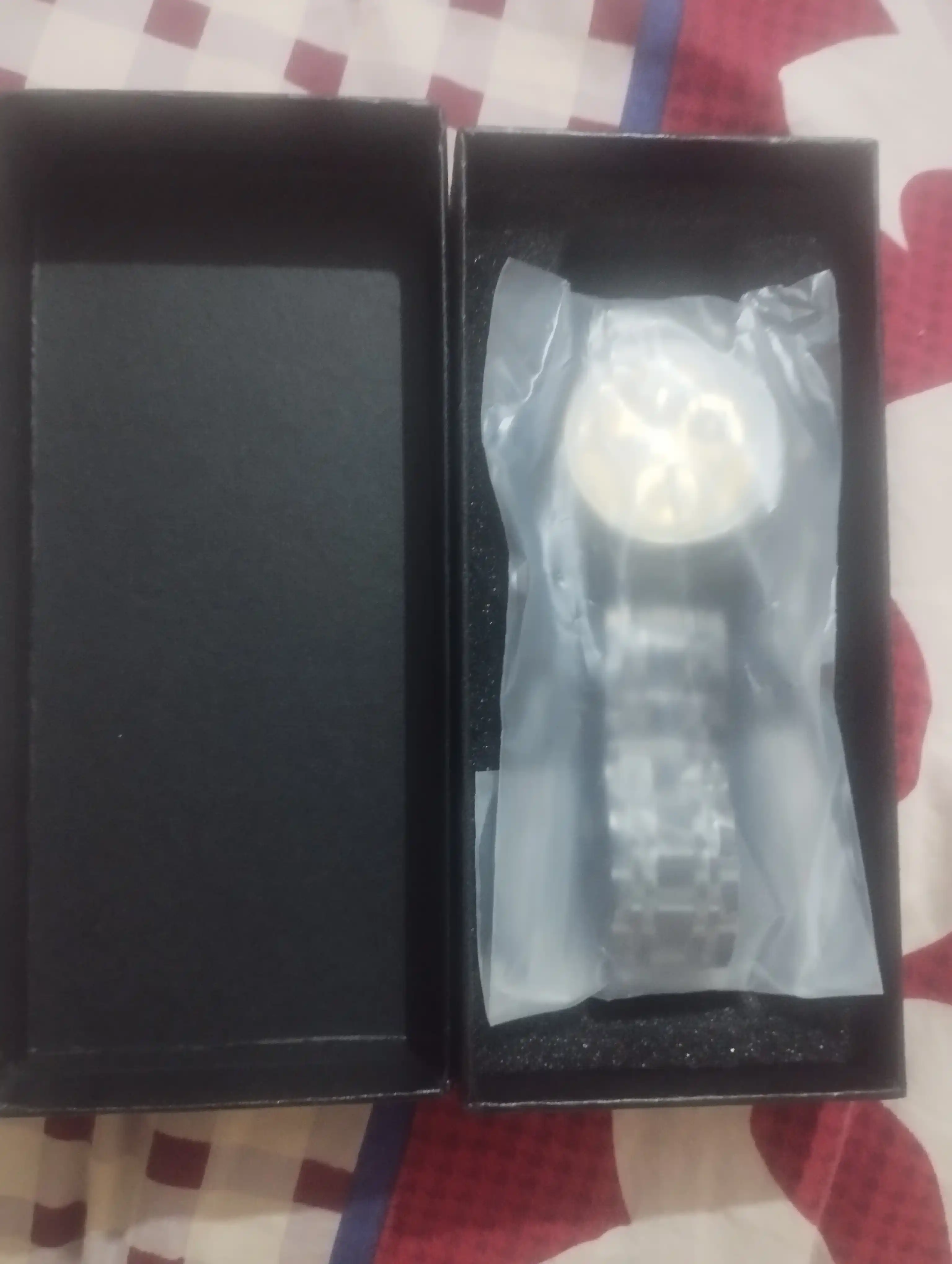 Erkaklar uchun qo`l soatlari, kvarts, klassik, sovg`a qutisida