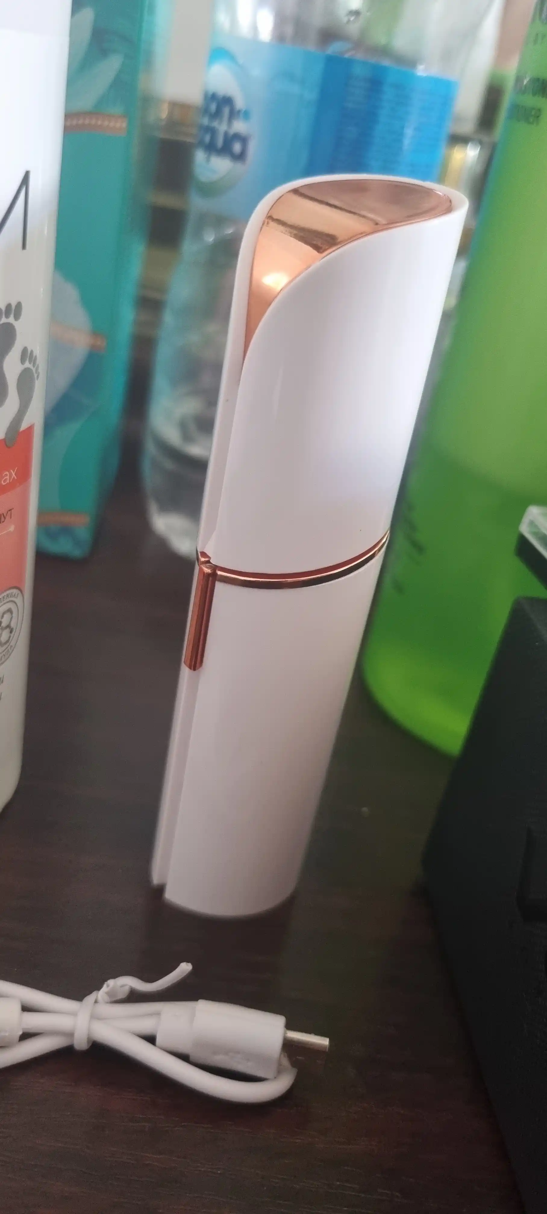 Эпилятор Flawless, устройство помогающее быстро и безболезненно удалить волосы на лице