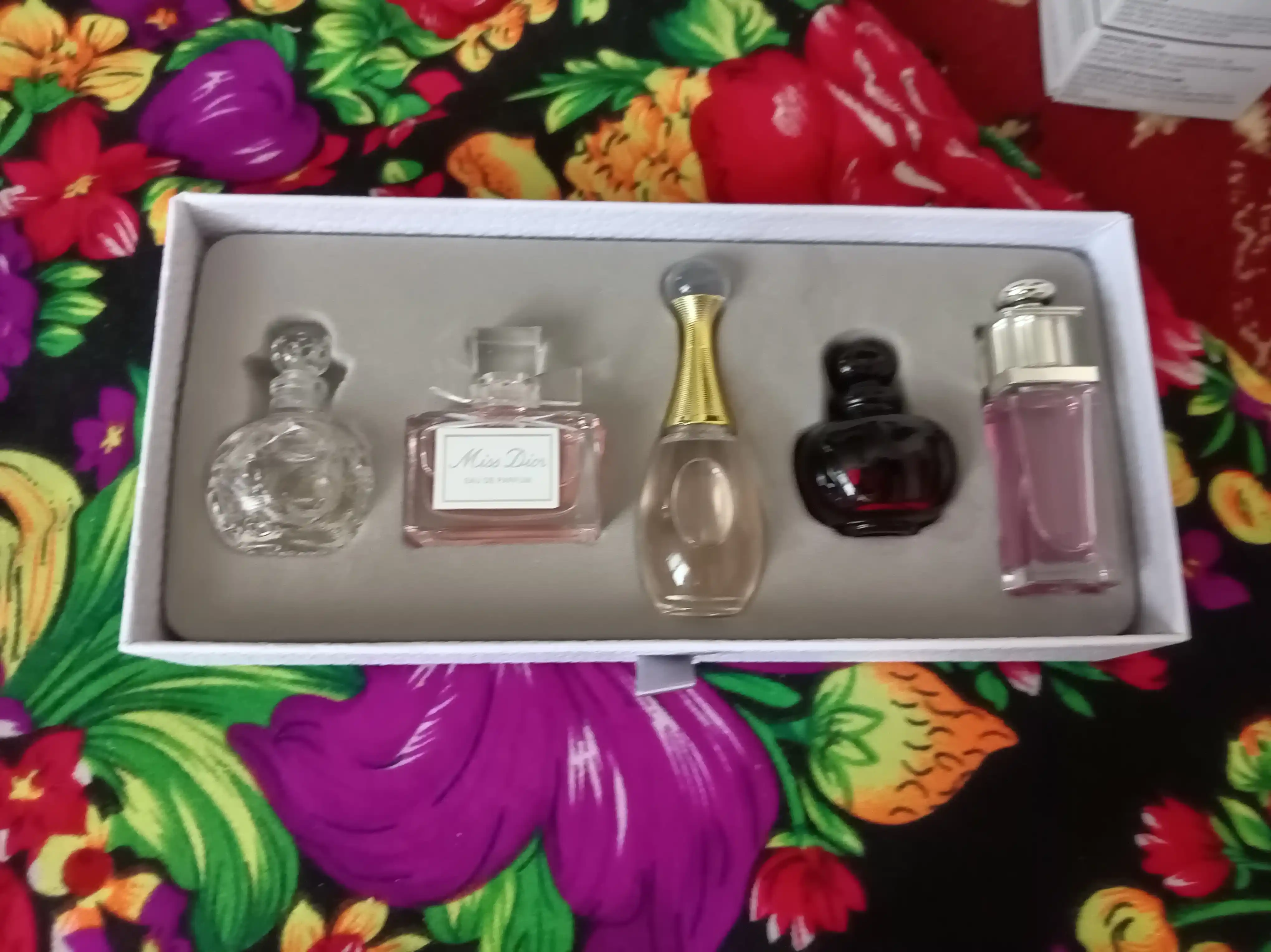 Dior Les Parfums Miniature Set, ayollar uchun atir to'plami