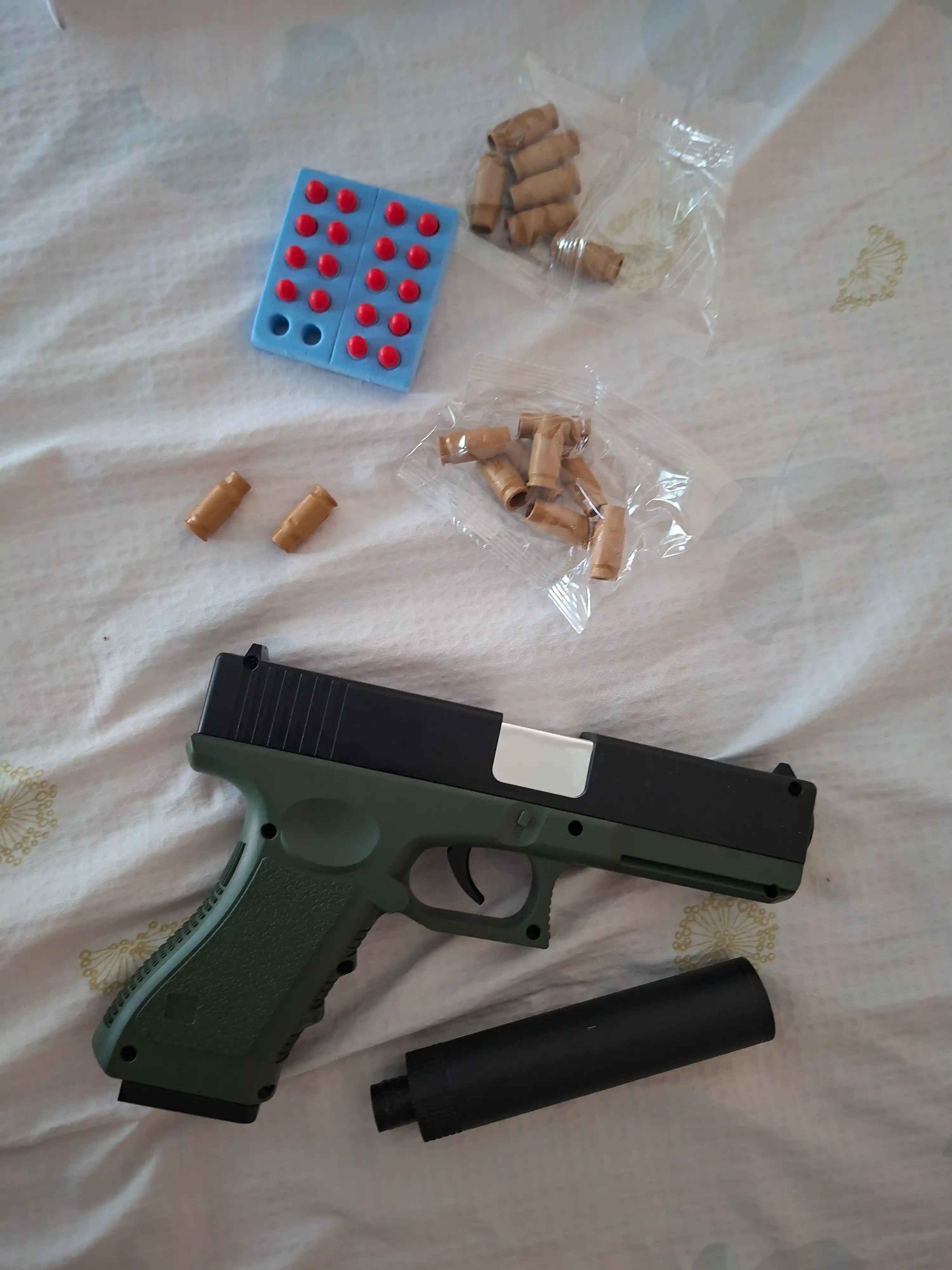 Игрушечный пистолет Glock 18