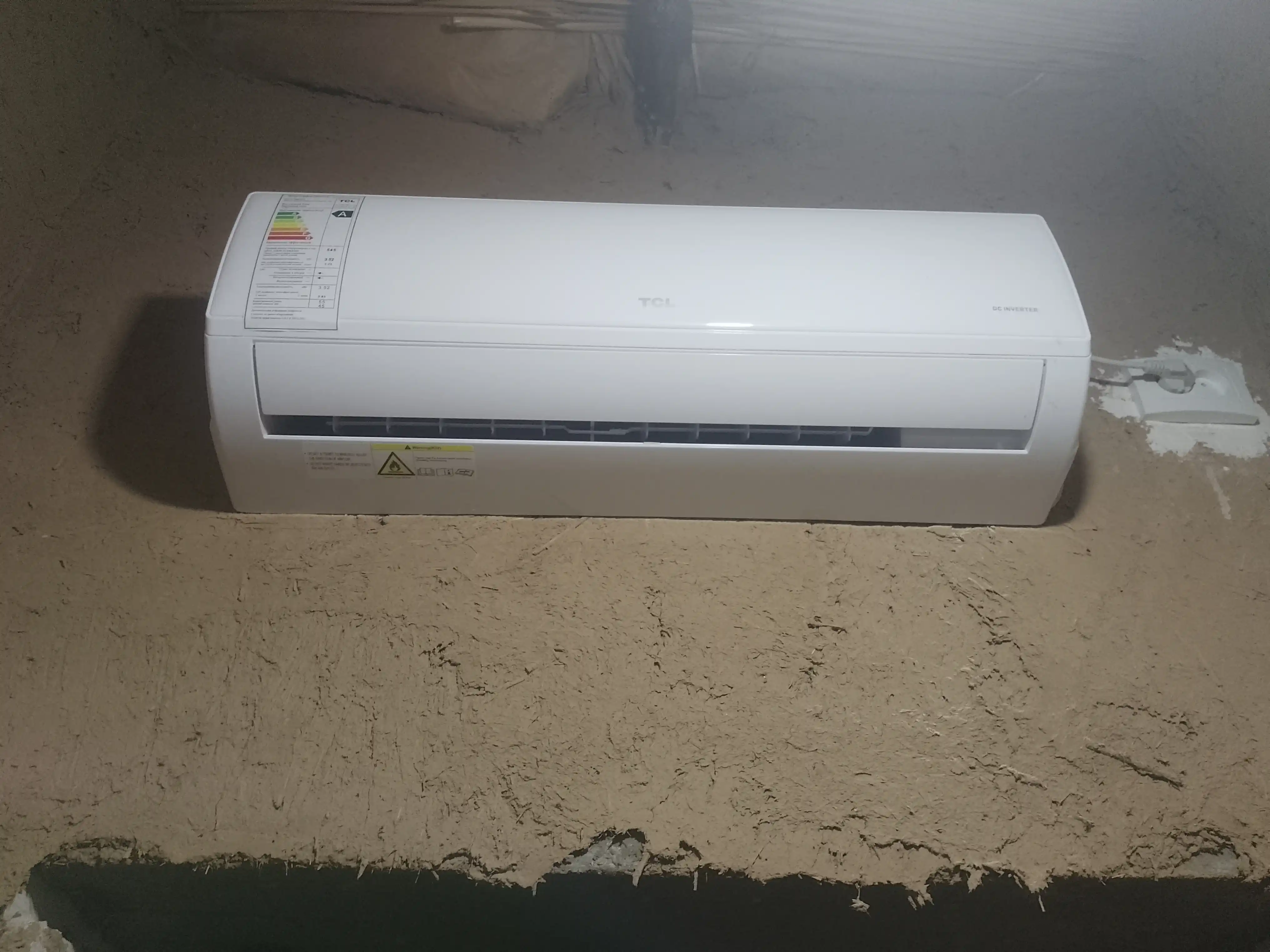 Konditsioner SPLIT TCL 12, 24 Invertor, 70 kvadrat metrgacha