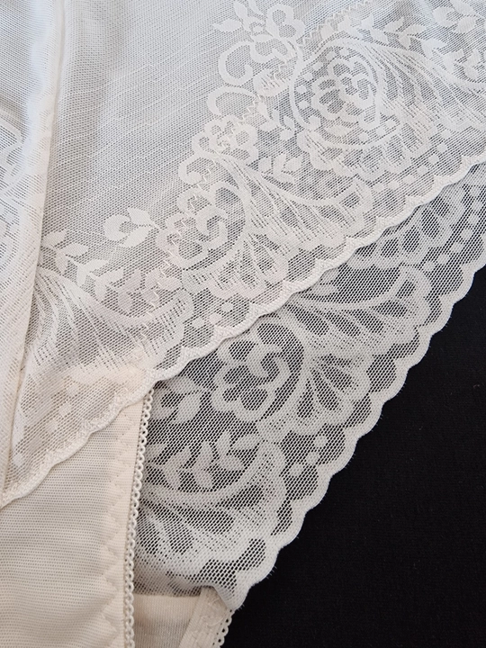 Ayollar trusiklari-sliplari, elastik neylondan, katta o'lchamlar 2XL-4Xl