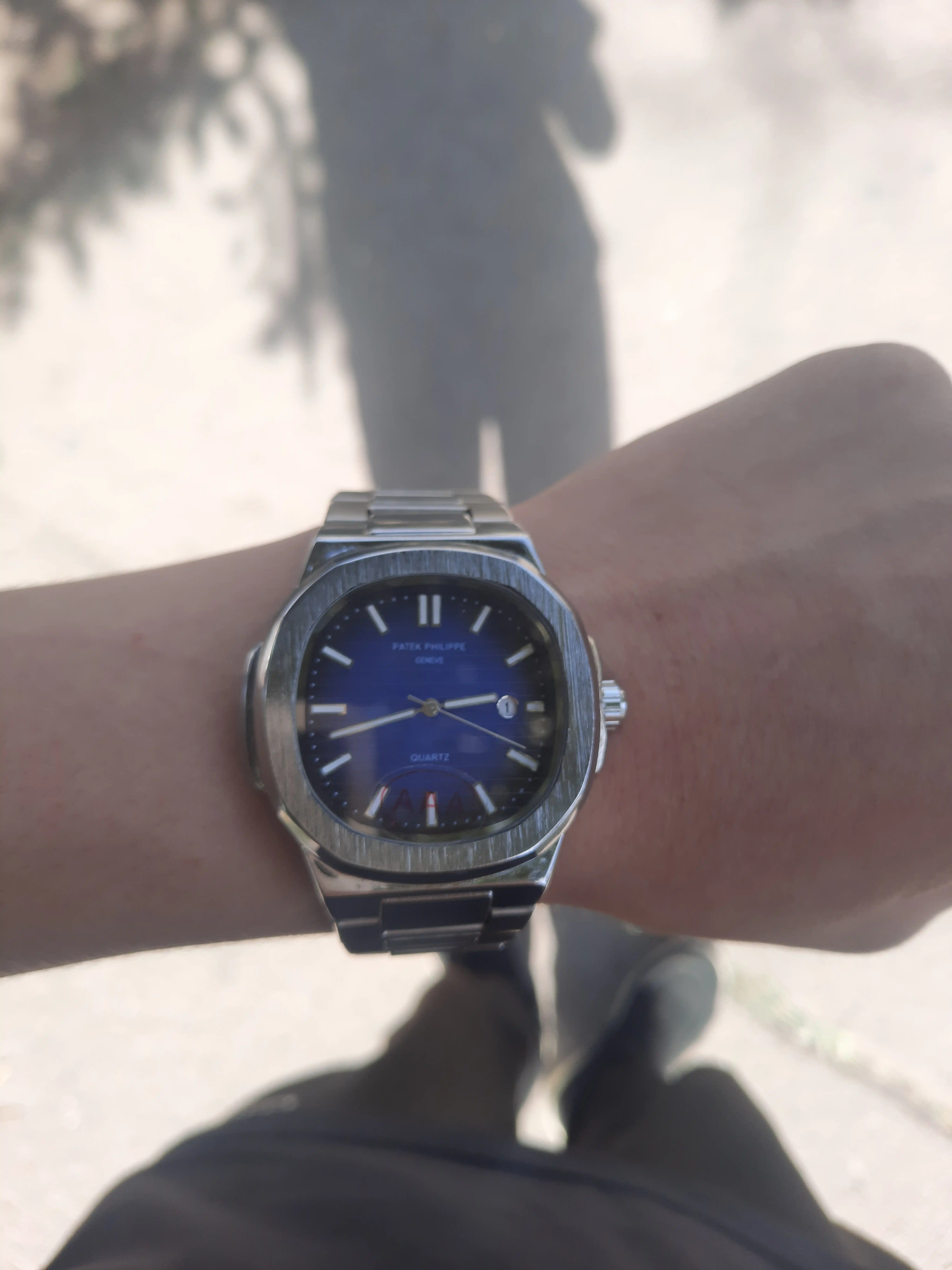 Erkaklar qo'l soati Patek Philippe naqshli qo'l soatlari, sovg'a o'ramida