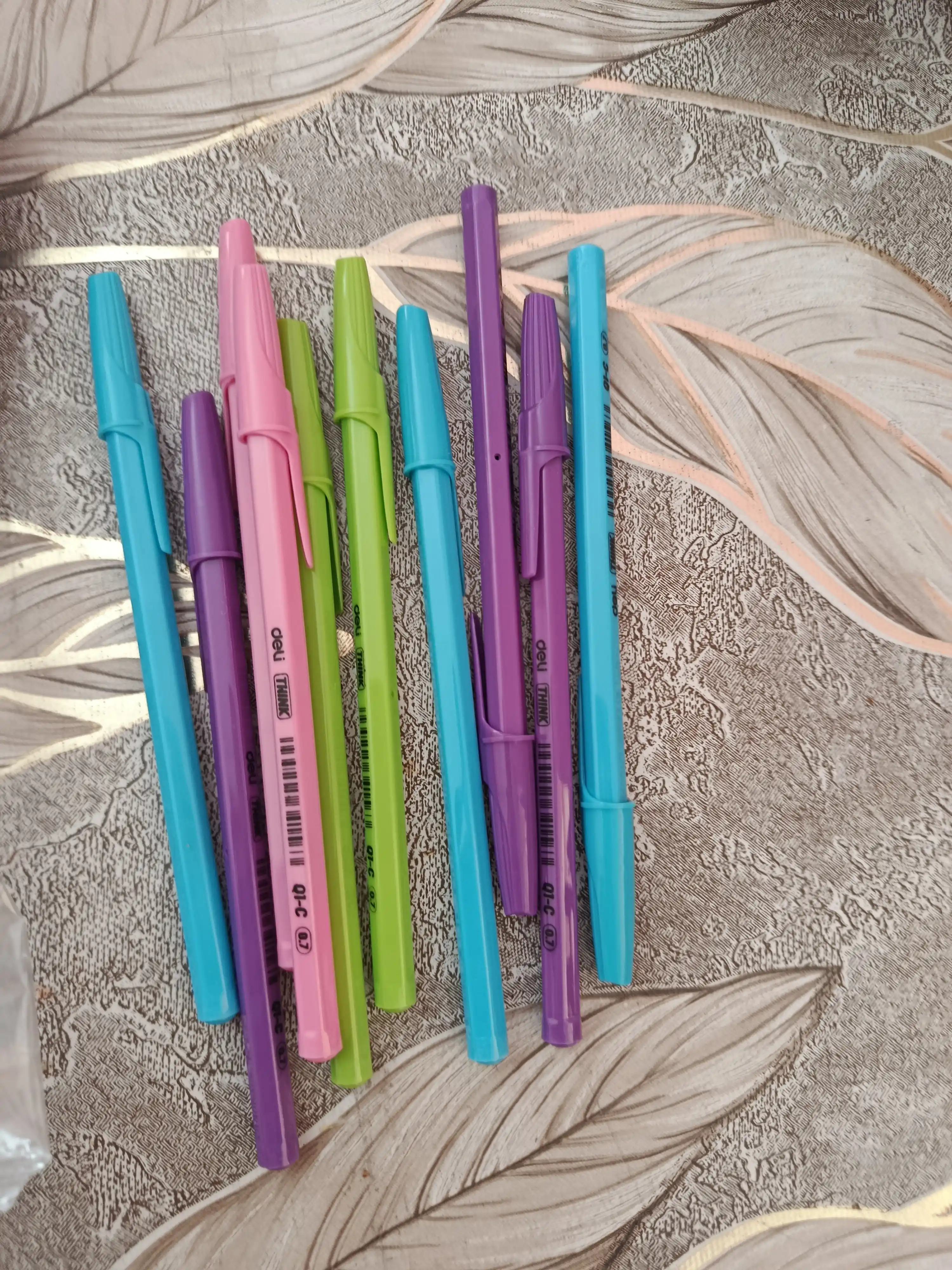 Sharikli ruchka Deli Q1-C, 0,7 mm, 10 donadan