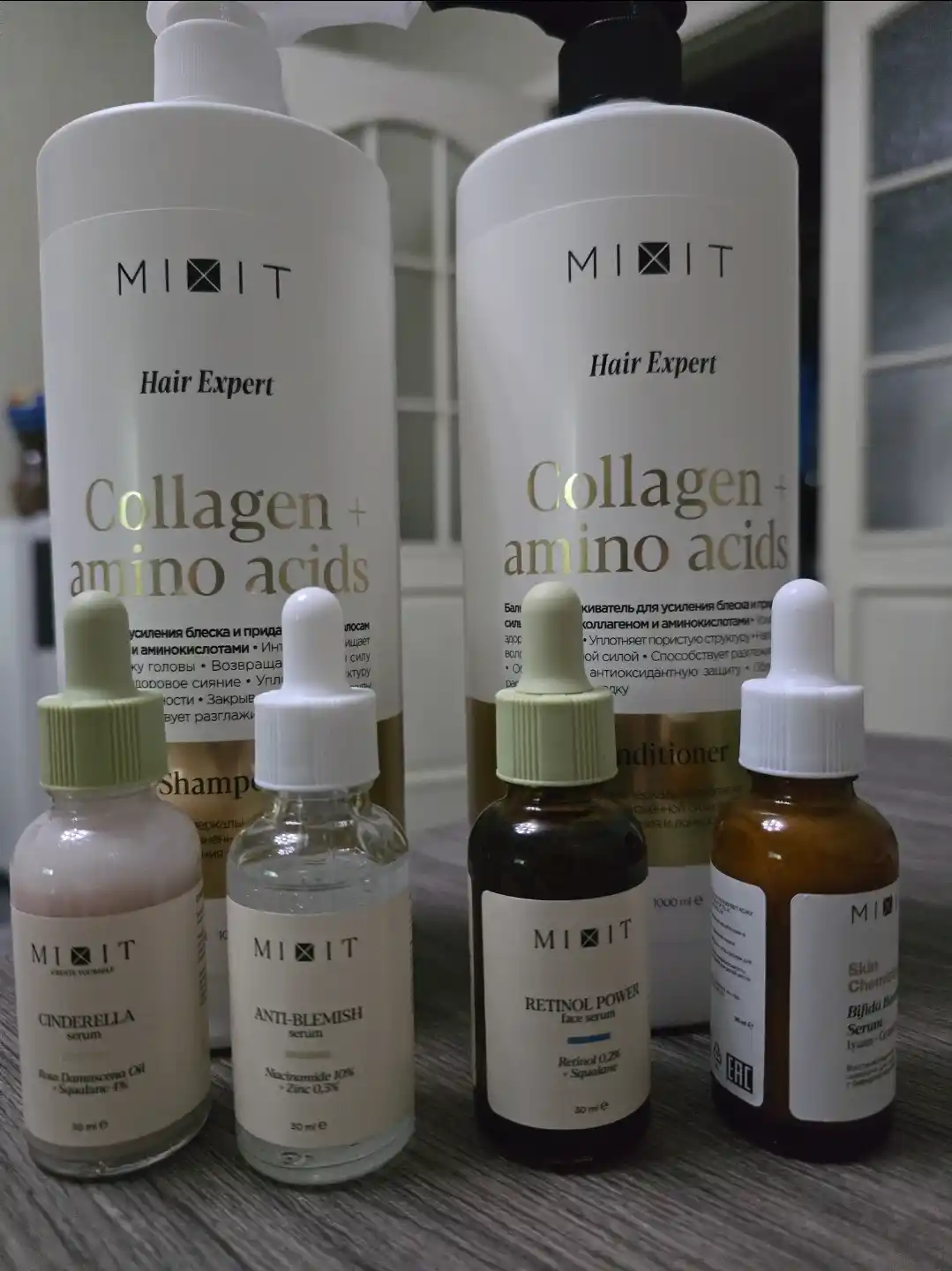 Саморегулирующая сыворотка с ниацинамидом и цинком MIXIT Anti-Blemish Serum, 30 мл