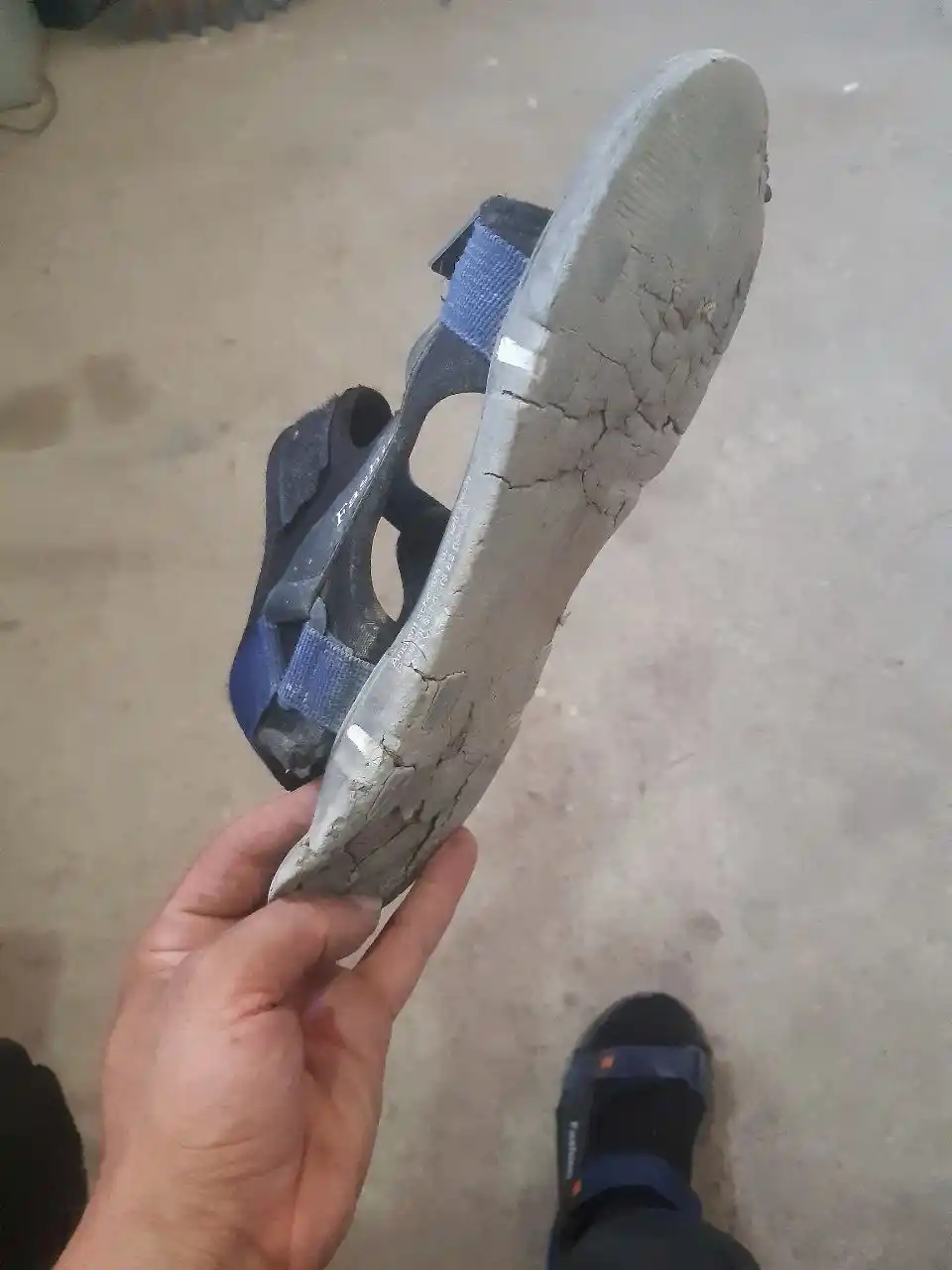 Erkaklar sandalilari, 40-45