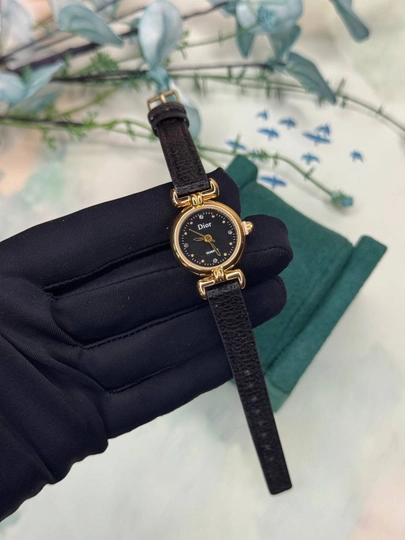 Женские часы Dior