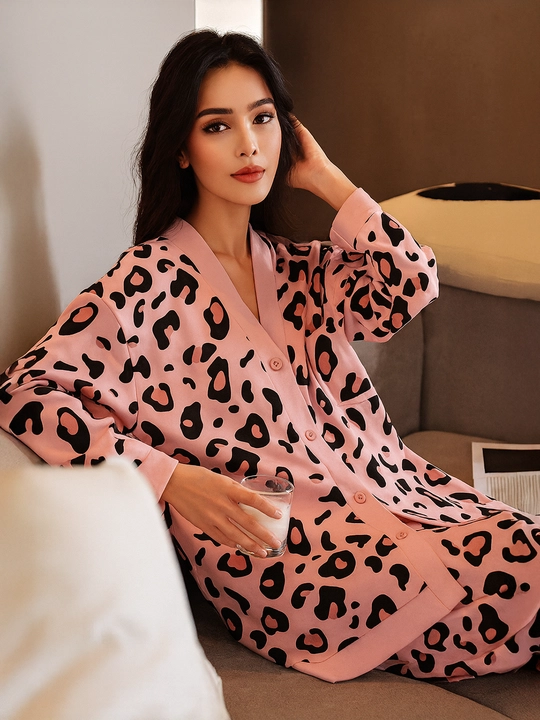 Ayollar pijamasi