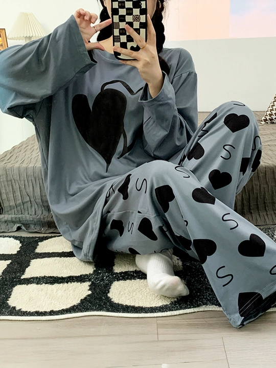 Ayollar pijamasi