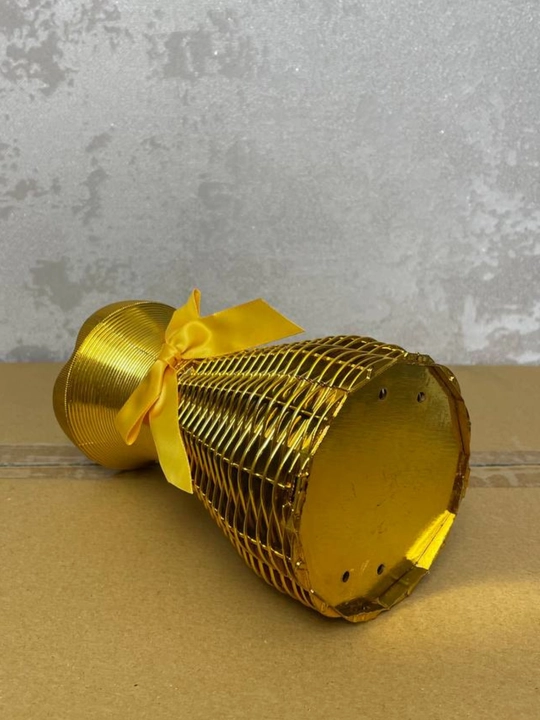 Gullar uchun guldon, plastik
