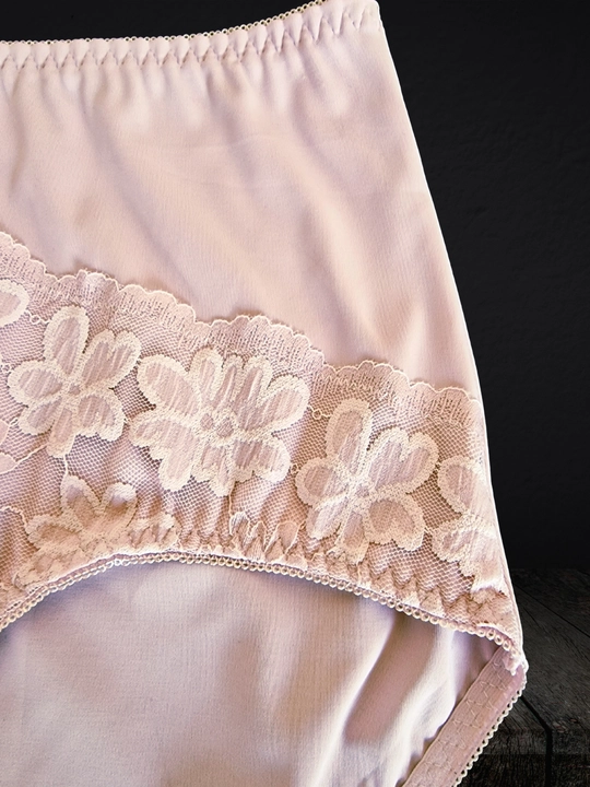 Ayollar uchun trusiklari, katta o‘lchamli, 2XL-4XL - yumshoq poliamid, har kuni qulay