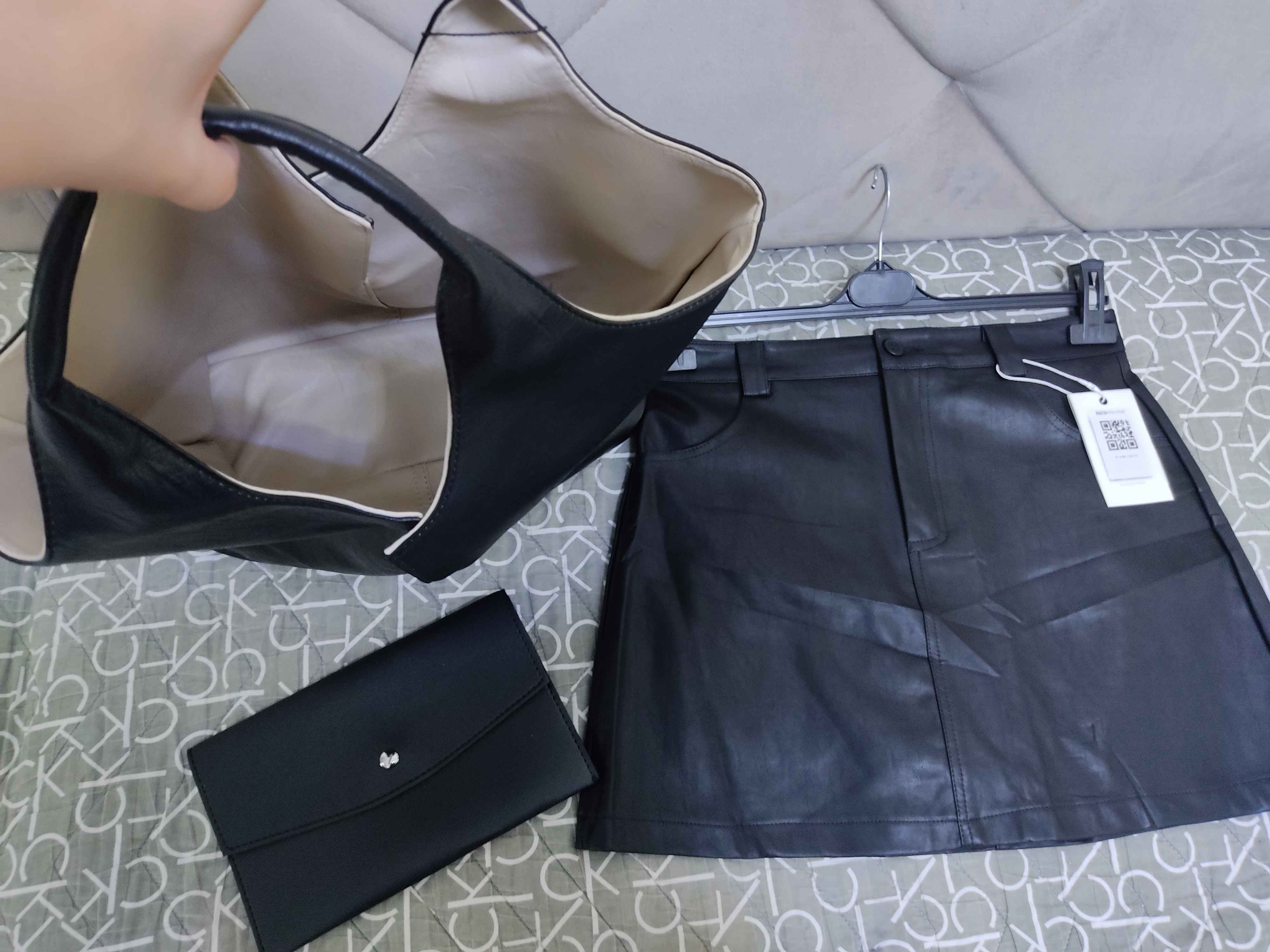 Ayollar uchun katta sun’iy charmdan tayyorlangan shopper-sumka