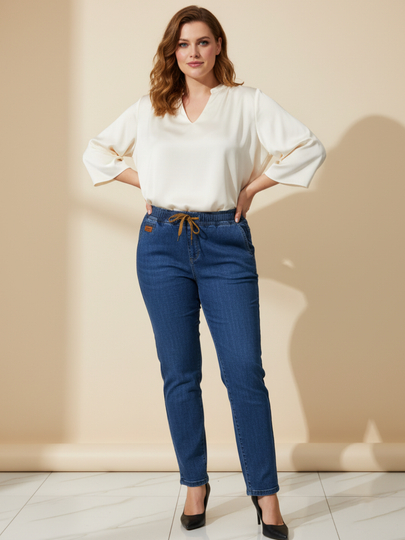 Yigitlar bir-birining qollarini ushlab turishadi