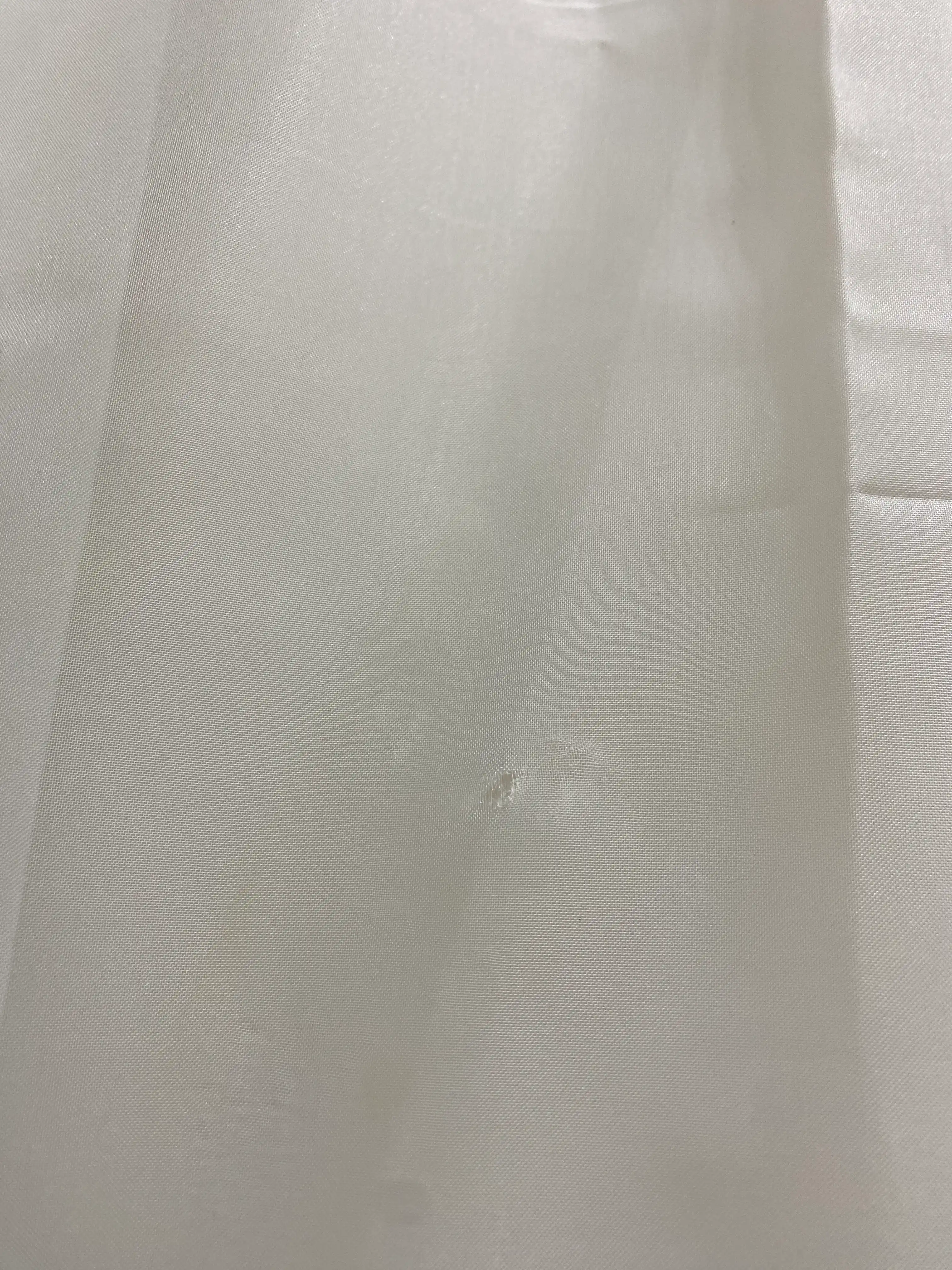 Parda tasmali tyul, oq, matlovchi