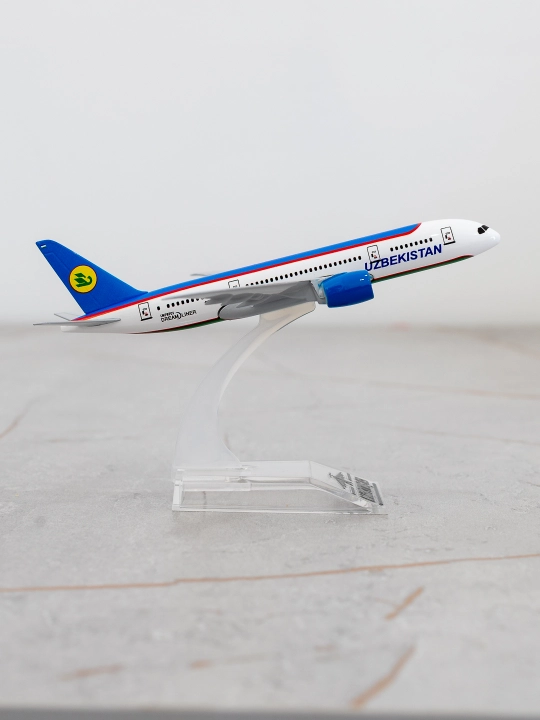 Модель самолёта Boeing 787 Dreamliner, Uzbekistan Airways Uzairways, 14 см, металл и пластик