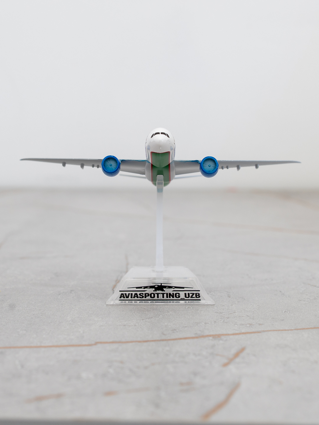 Модель самолёта Boeing 787 Dreamliner, Uzbekistan Airways Uzairways, 14 см, металл и пластик