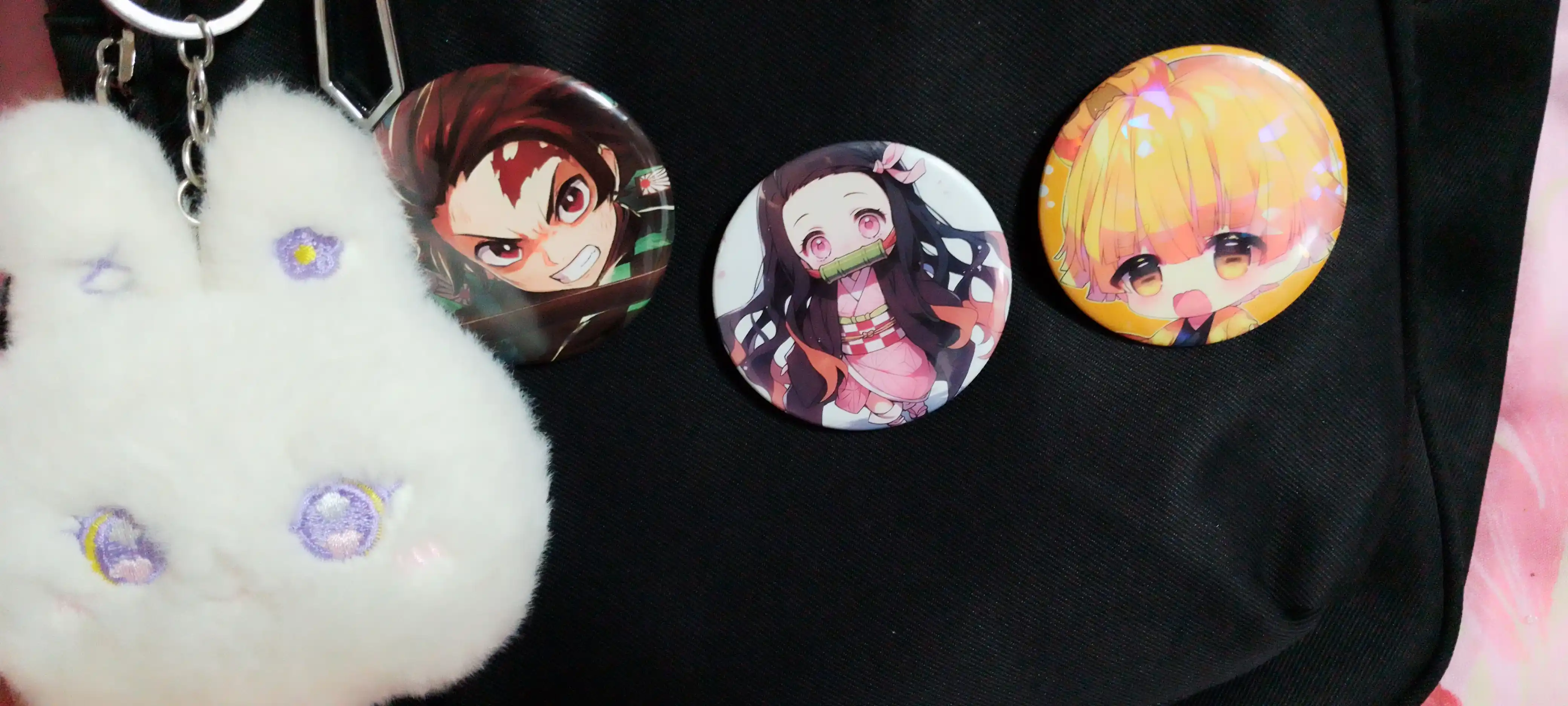 Kiyimlar, sumkalar, anime mavzulari uchun nishonlar Jinlarni kesadigan pichoq, 58 mm