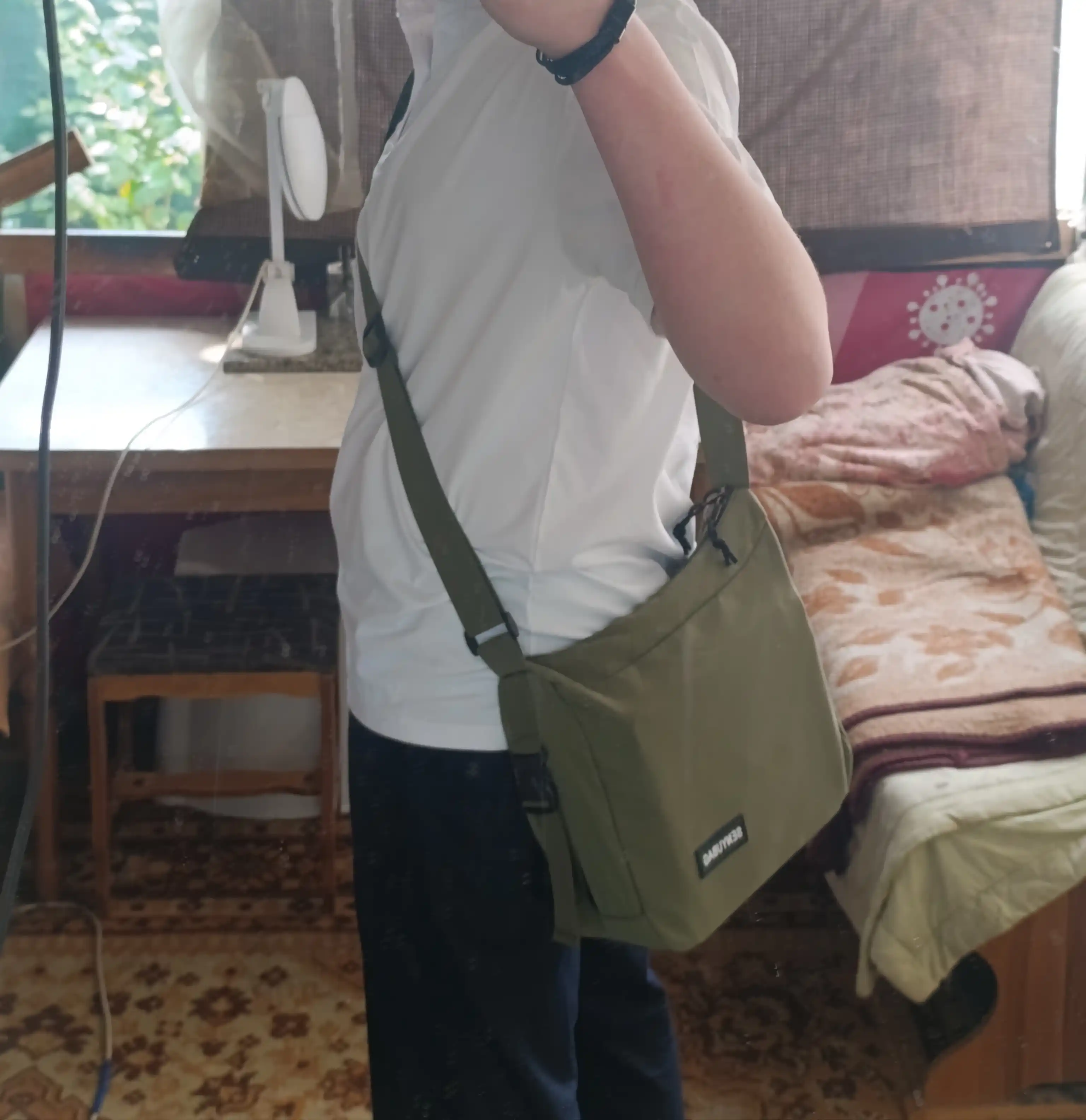 Shahar uslubidagi yengil sumka, uniseks, minimalistik dizayn