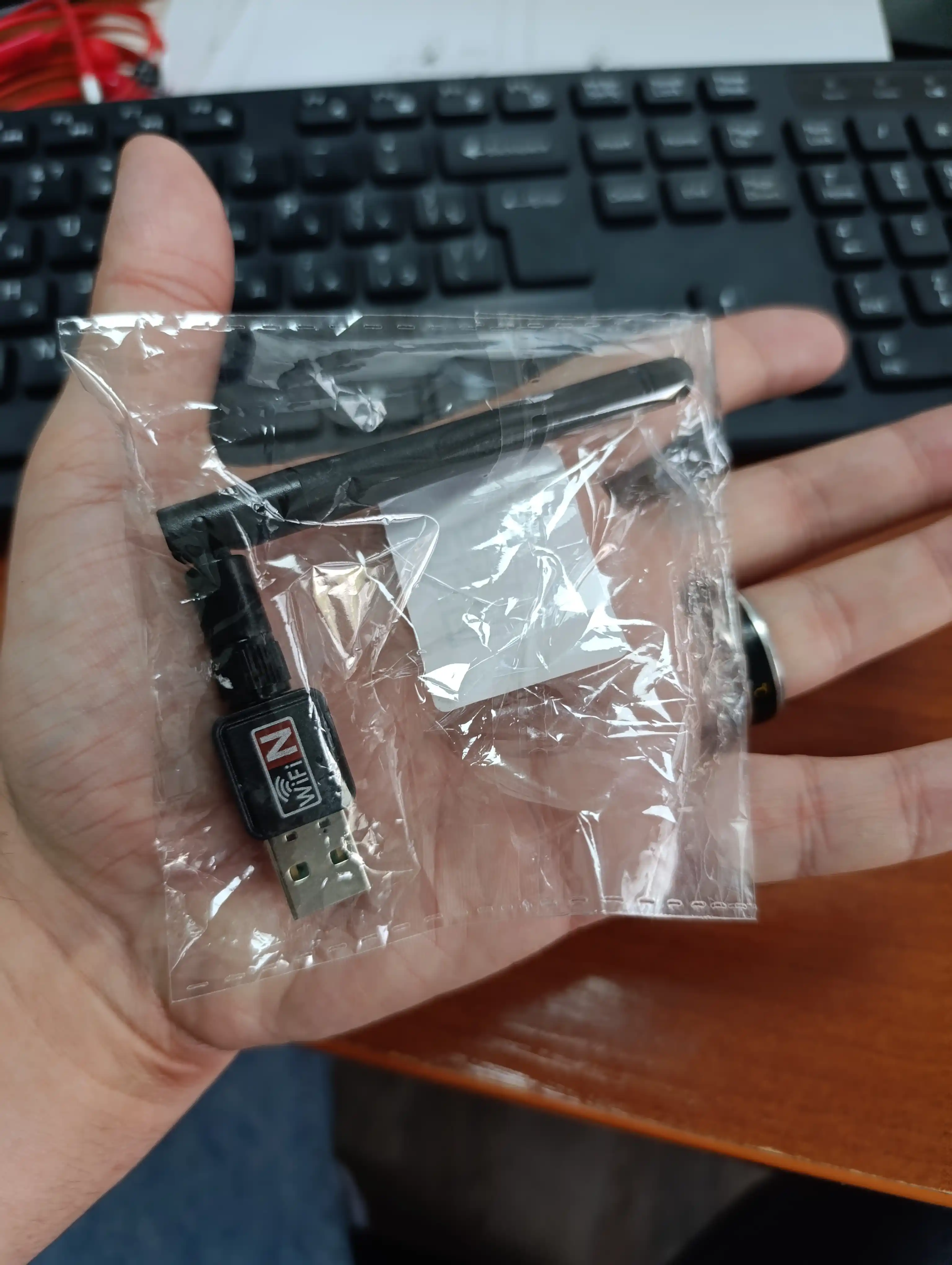 Simsiz mini adapter Wi-Fi USB, shovqinsiz 600 Mbs, WIN10/WIN11, 200 metrgacha
