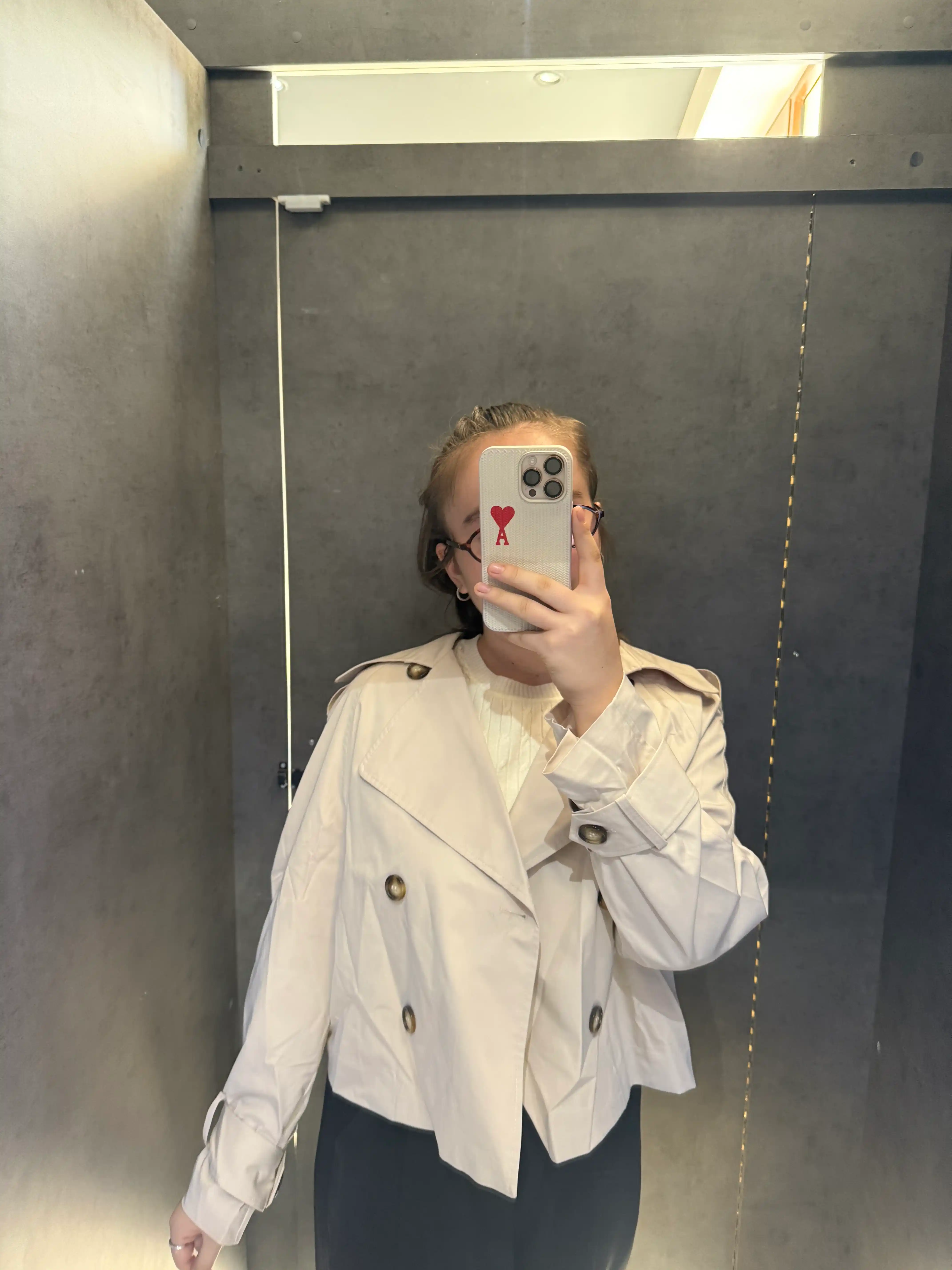 Ayollar uchun vetrovka Selfie