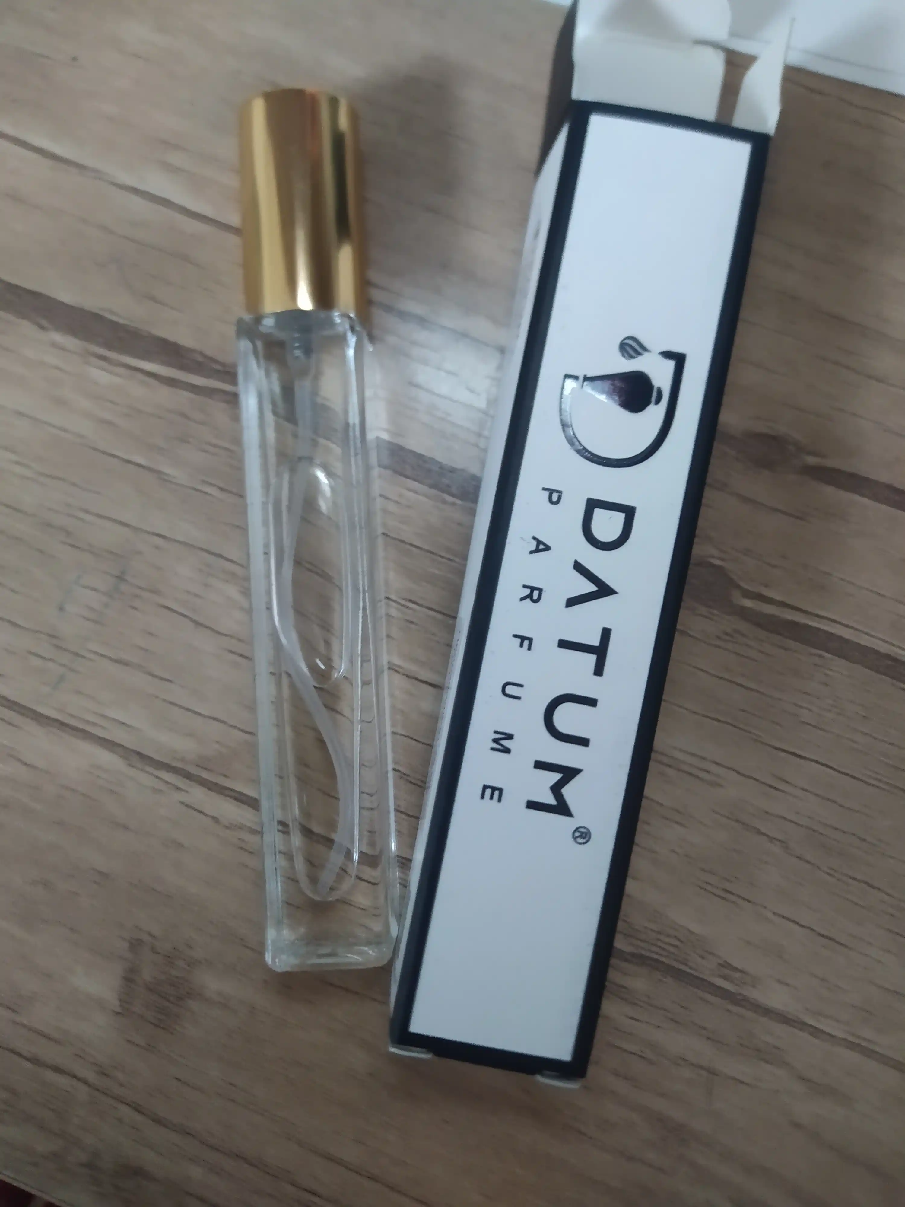 Ayollar atiri Datum Parfume Chance Eau Fraiche, limon, yasmin va oq muskus bilan