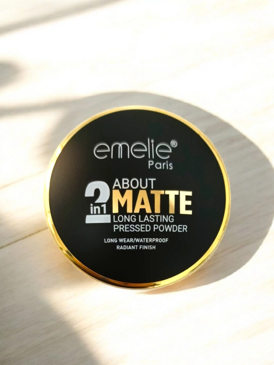 Emelie matlovchi upa, 01 va 02, 2 tasi 1 da, 24 soat mat tekislaydi, SPF 15 - 