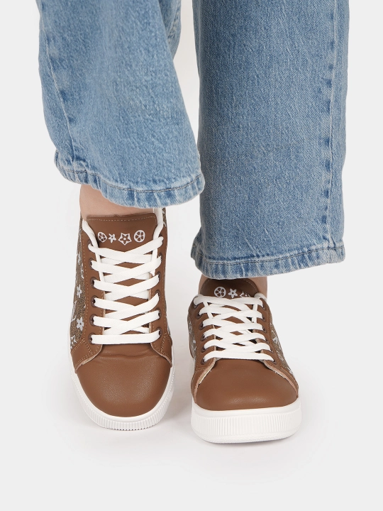 Ayollar uchun zamonaviy sport uslubidagi kedalar– qulay va nafis