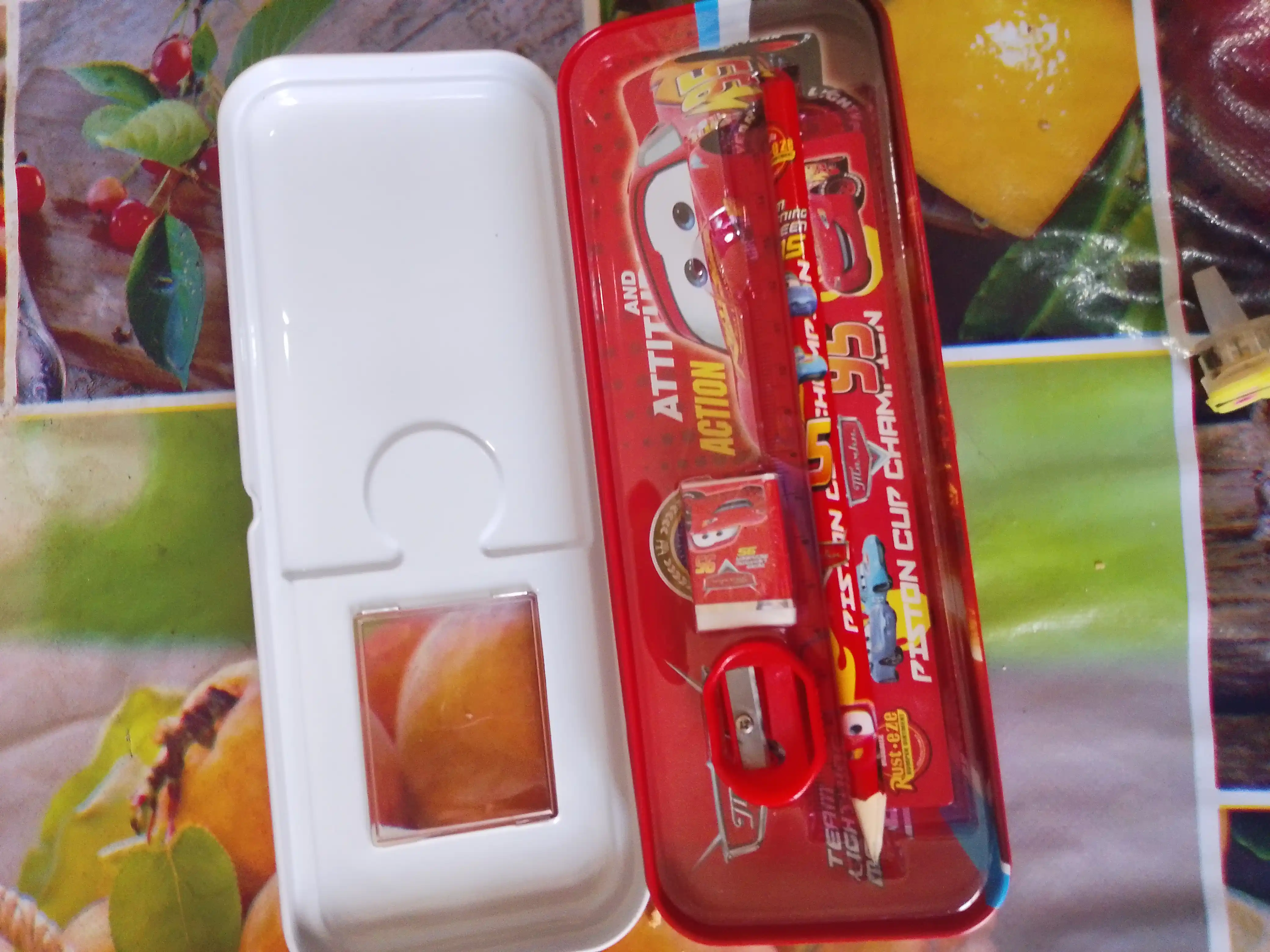 Maktab penali, bonusli to'plam bilan, ijodiy dizayn
