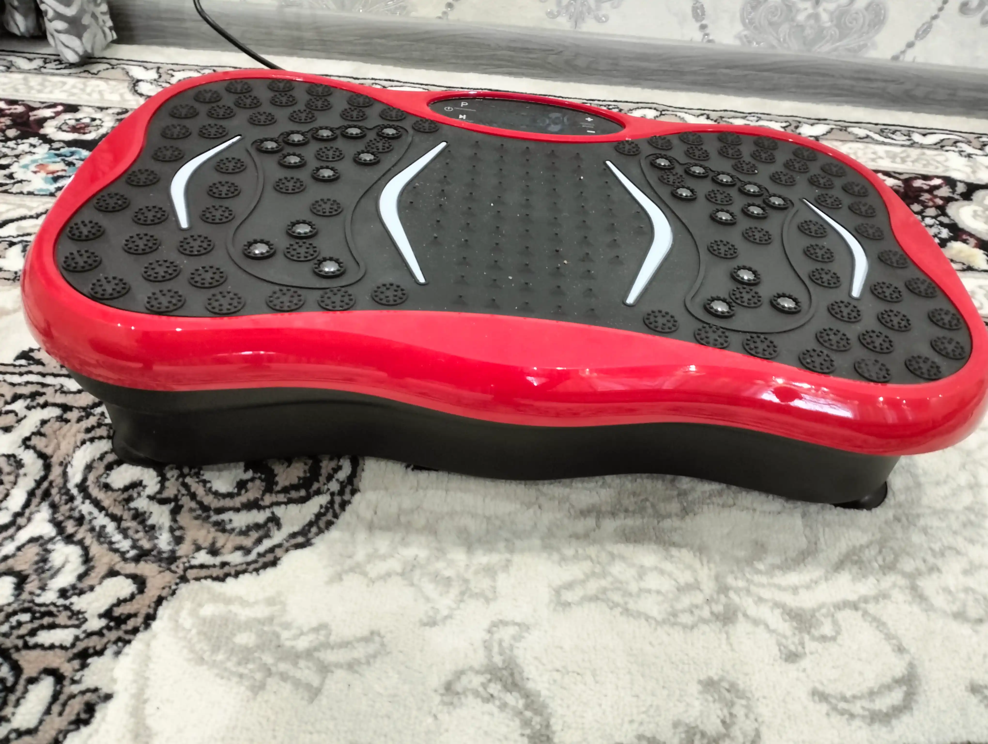 Vibroplatforma ozish uchun, fitness - vibrotrenajer, pult bilan