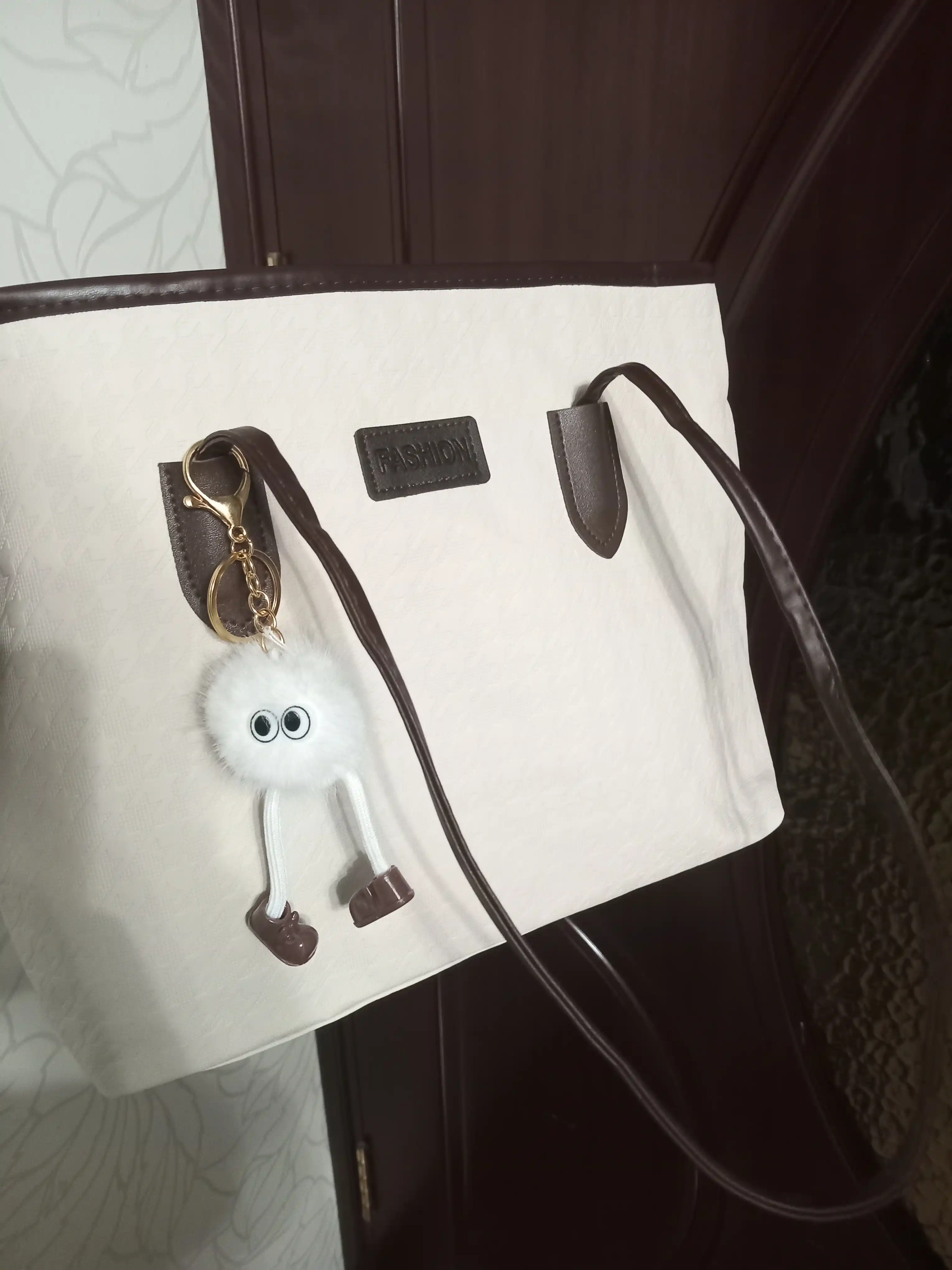 Ayollar sumkasi, shopper, yelkama, kundalik, sig'imli, ish va o'qish uchun A4, ekocharm