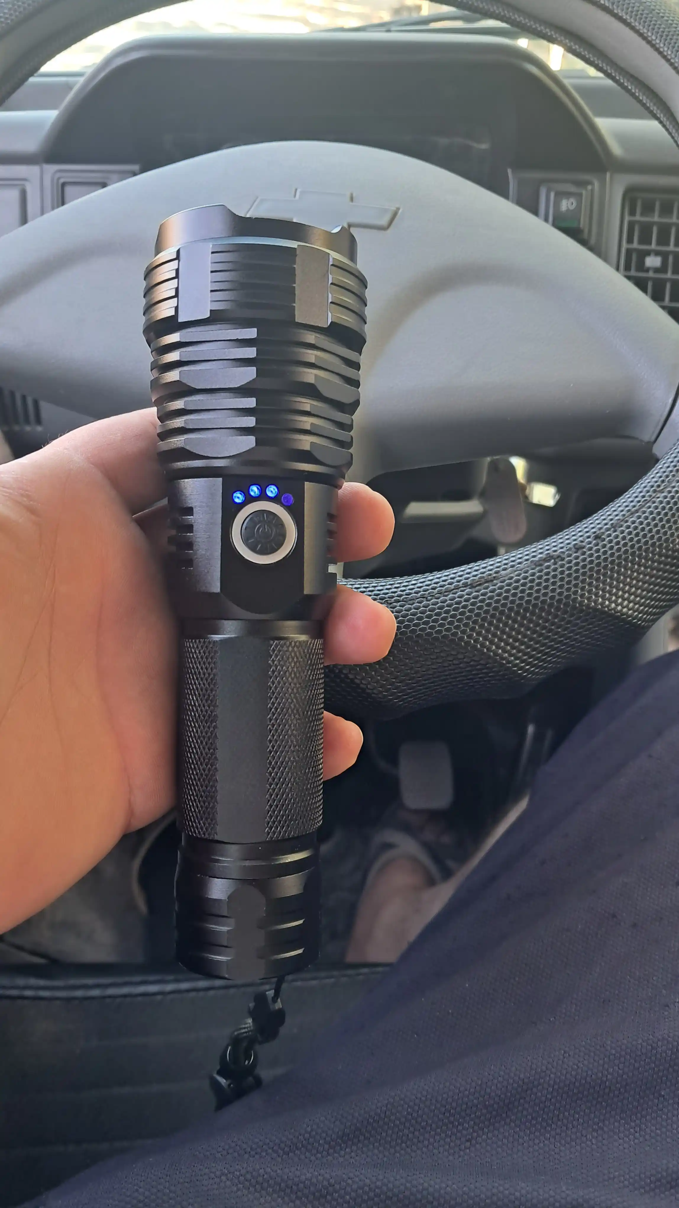 Qo'l chirog'i, LED, qayta zaryadlanuvchi, Zoom effekti bilan