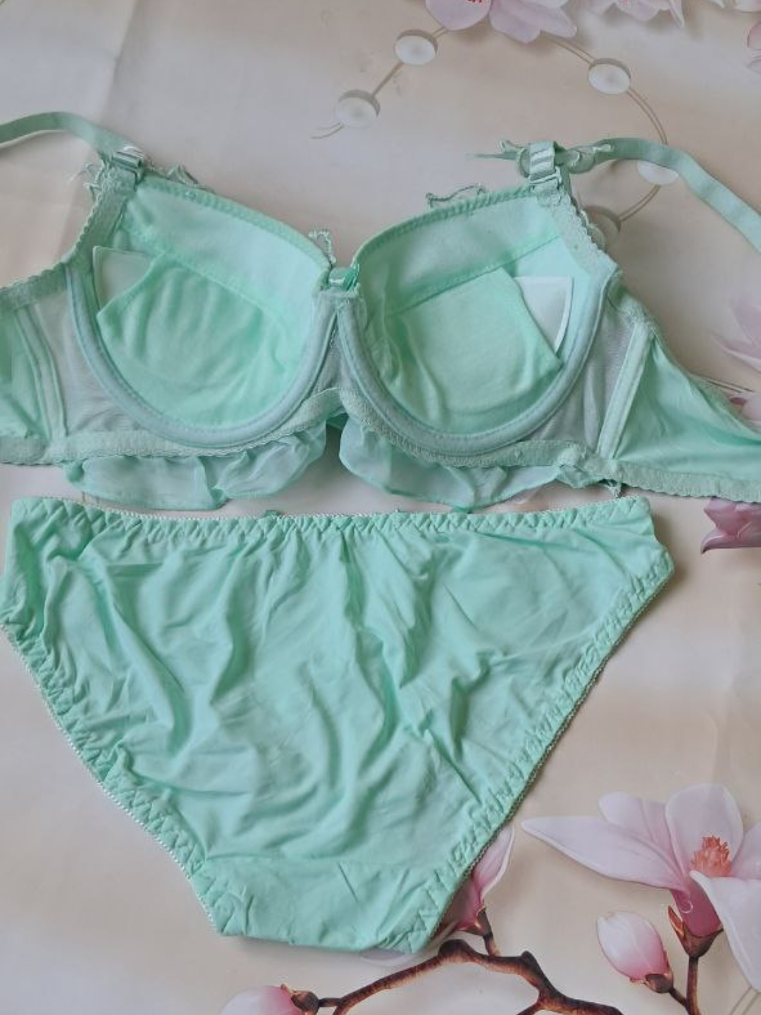 Porno video onlayn: otasi gozal qizini sikadi