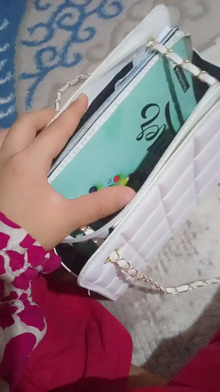 Yangi ayollar yelka sumkasi, ayollar uchun keng hajmli sumka
