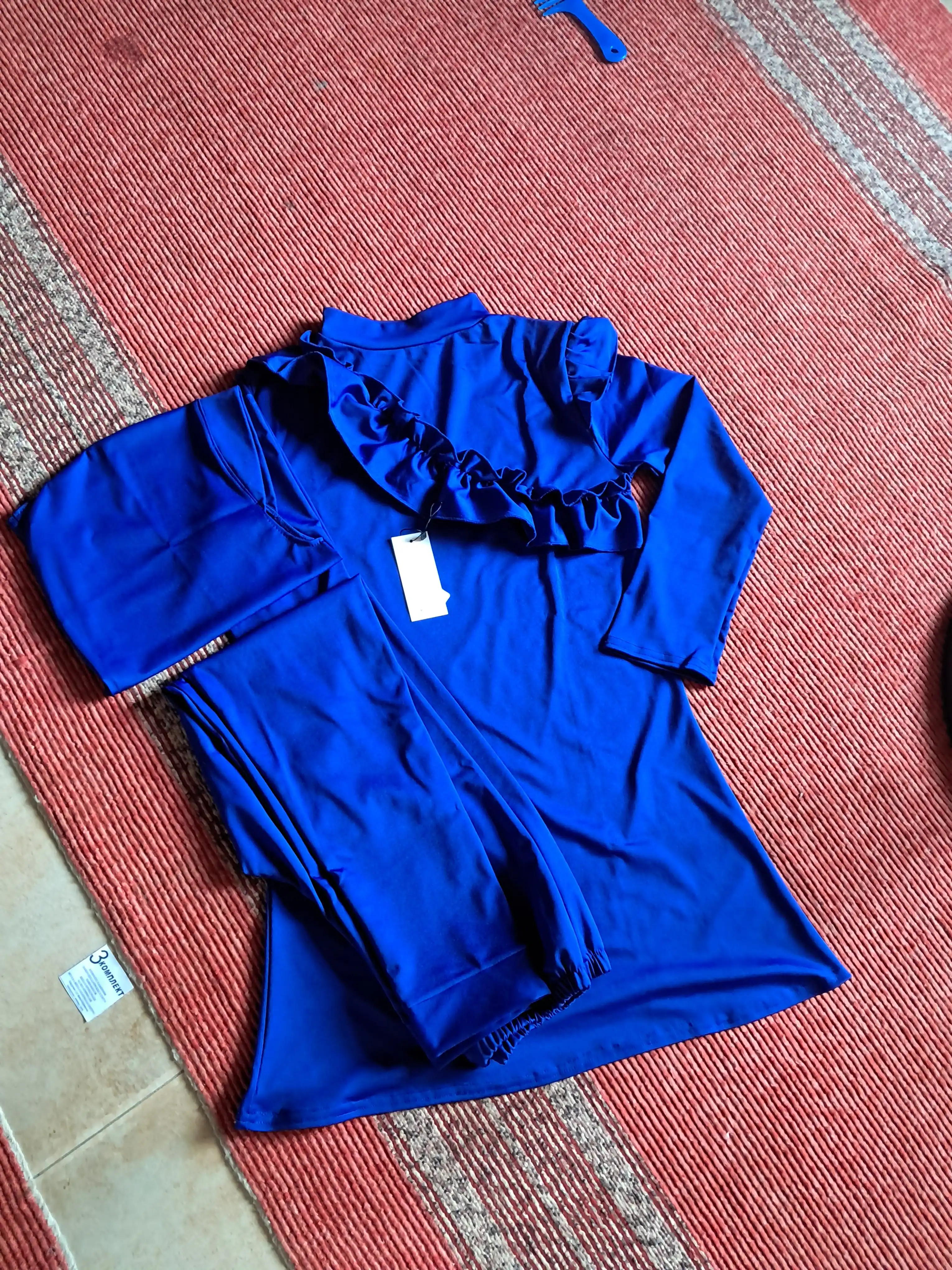 Kupalnik, ayollar uchun burkini, muslimalar uchun cho'milish kiyimi