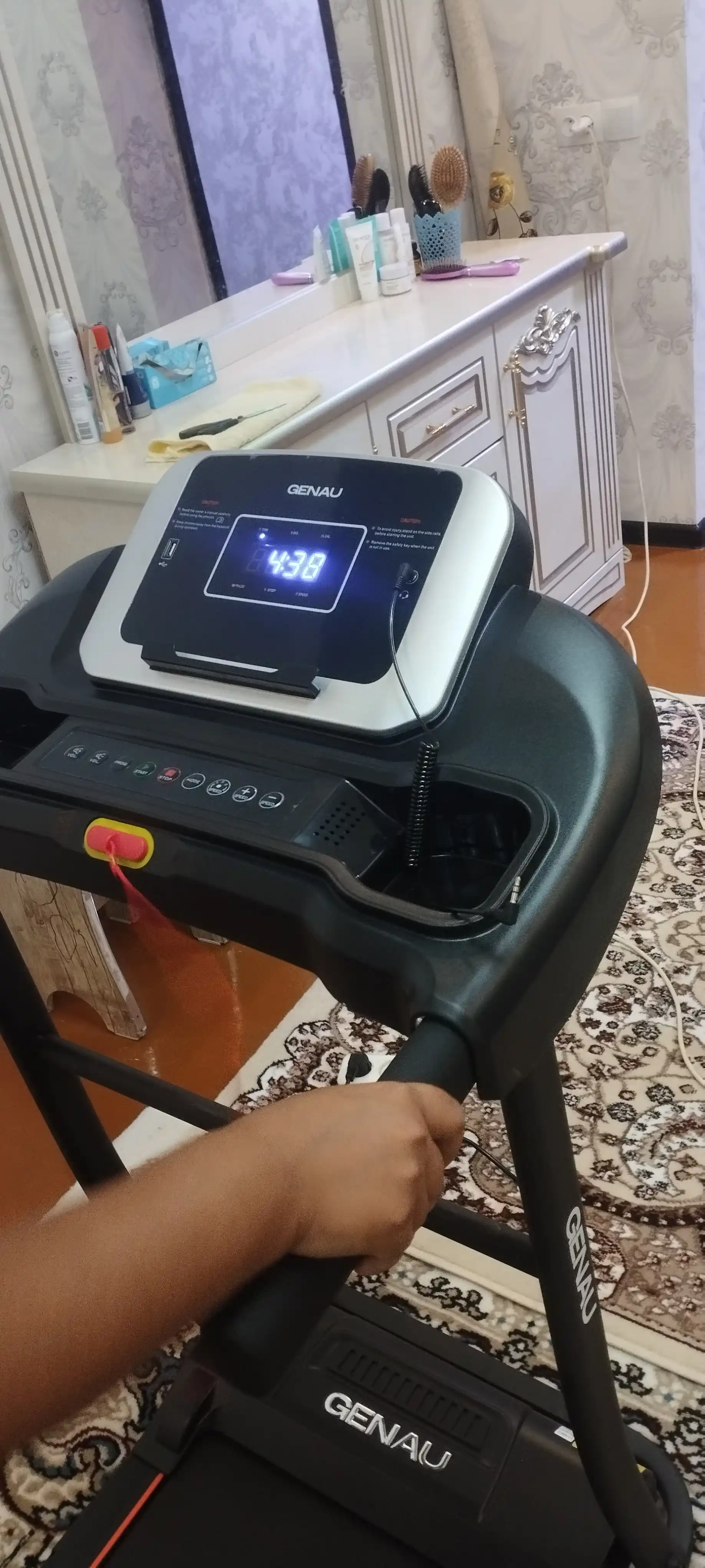 Беговая дорожка Genau X30, компактная, вес пользователя до 100 кг *RT2-12A