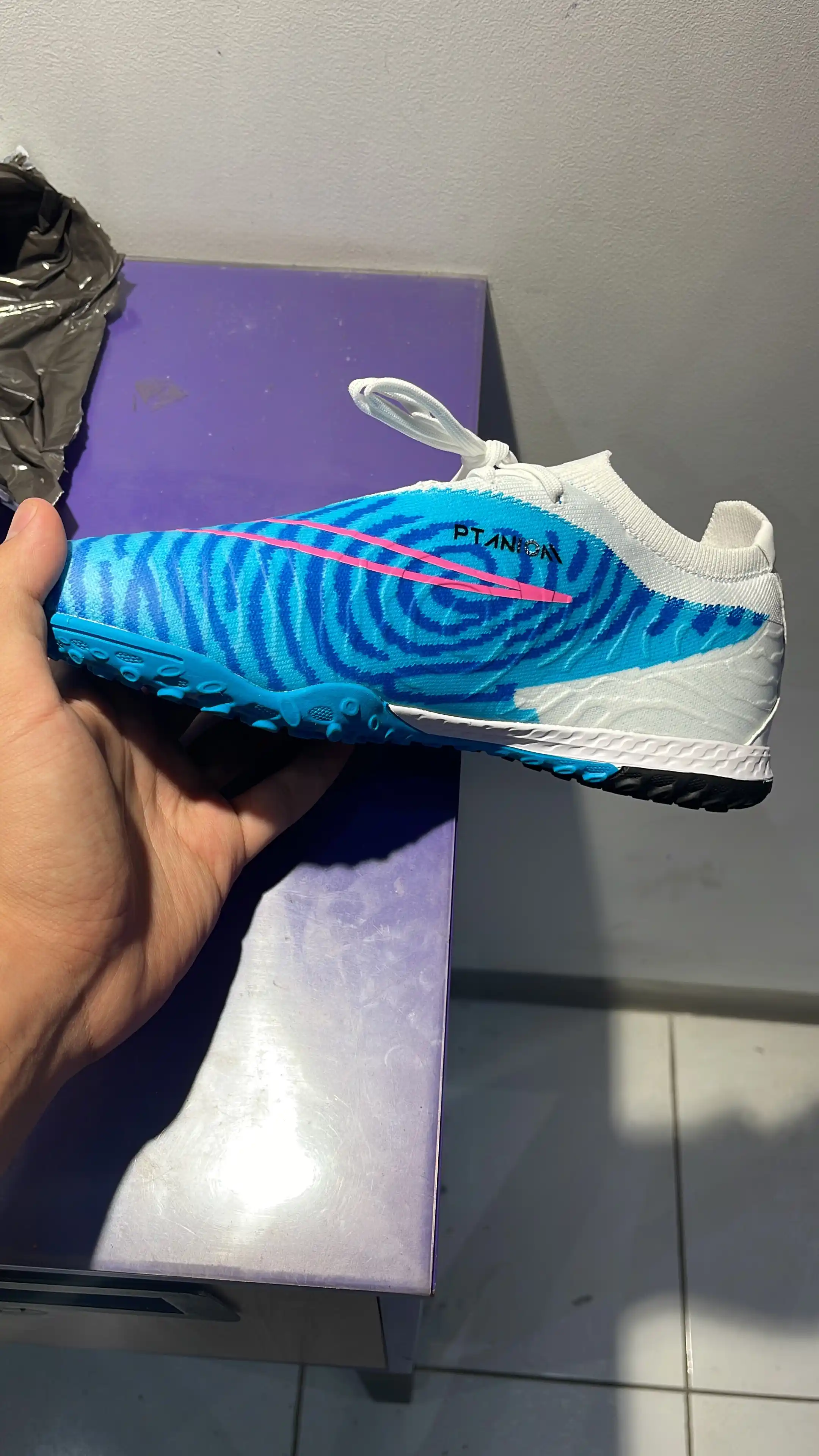 Professional butsi va sorokonojka Phantom GX Elite TF va FG futbol butsalari