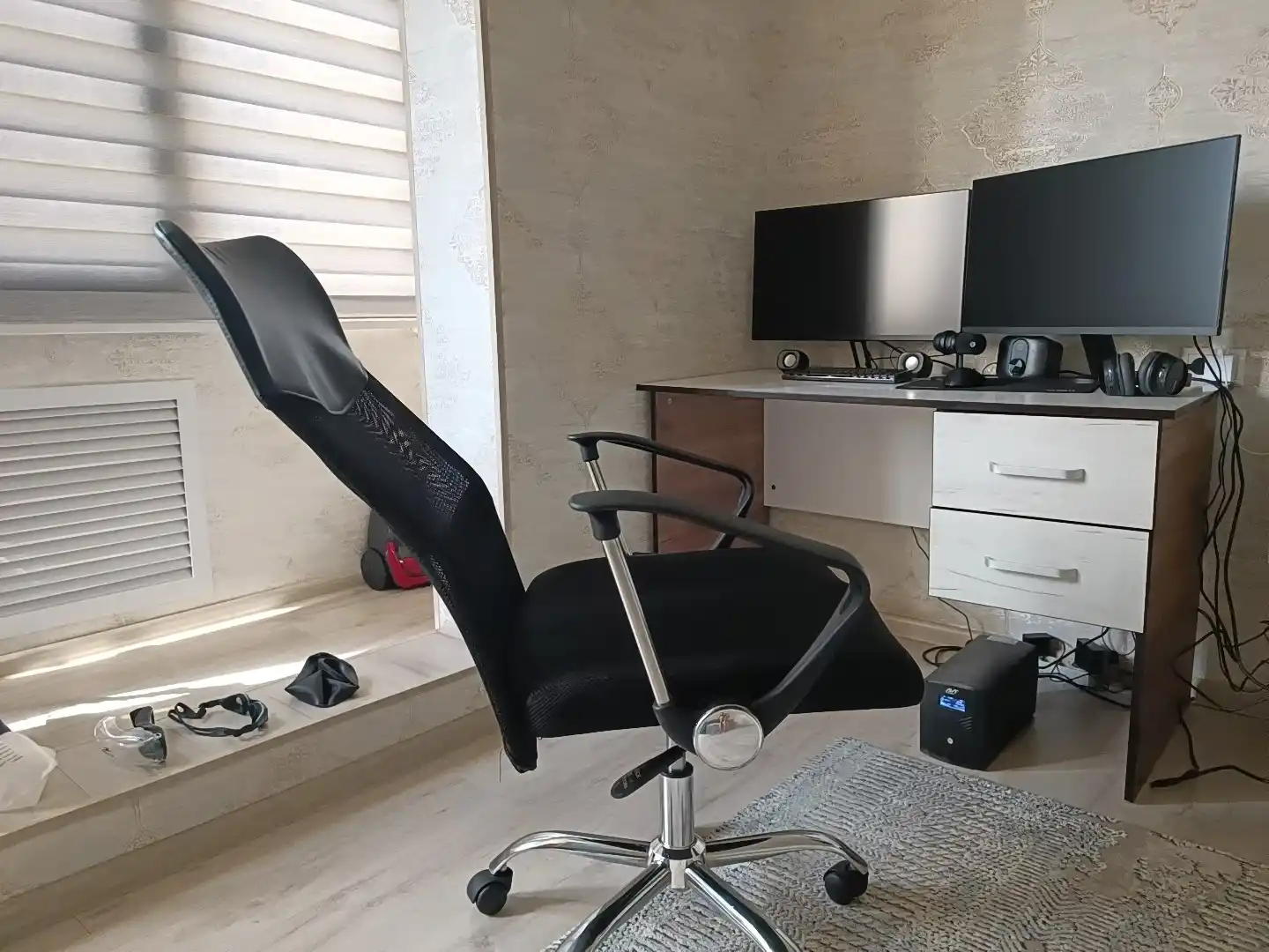 Ofis, uy va boshqa xonalar uchun kreslolar, kompyuter kreslolari