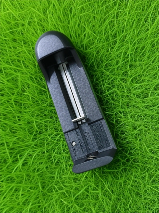 Akkumulyatorlarni zaryadlash, zaryadlash qurilmasi 18650, 3,7-4,2V - 
