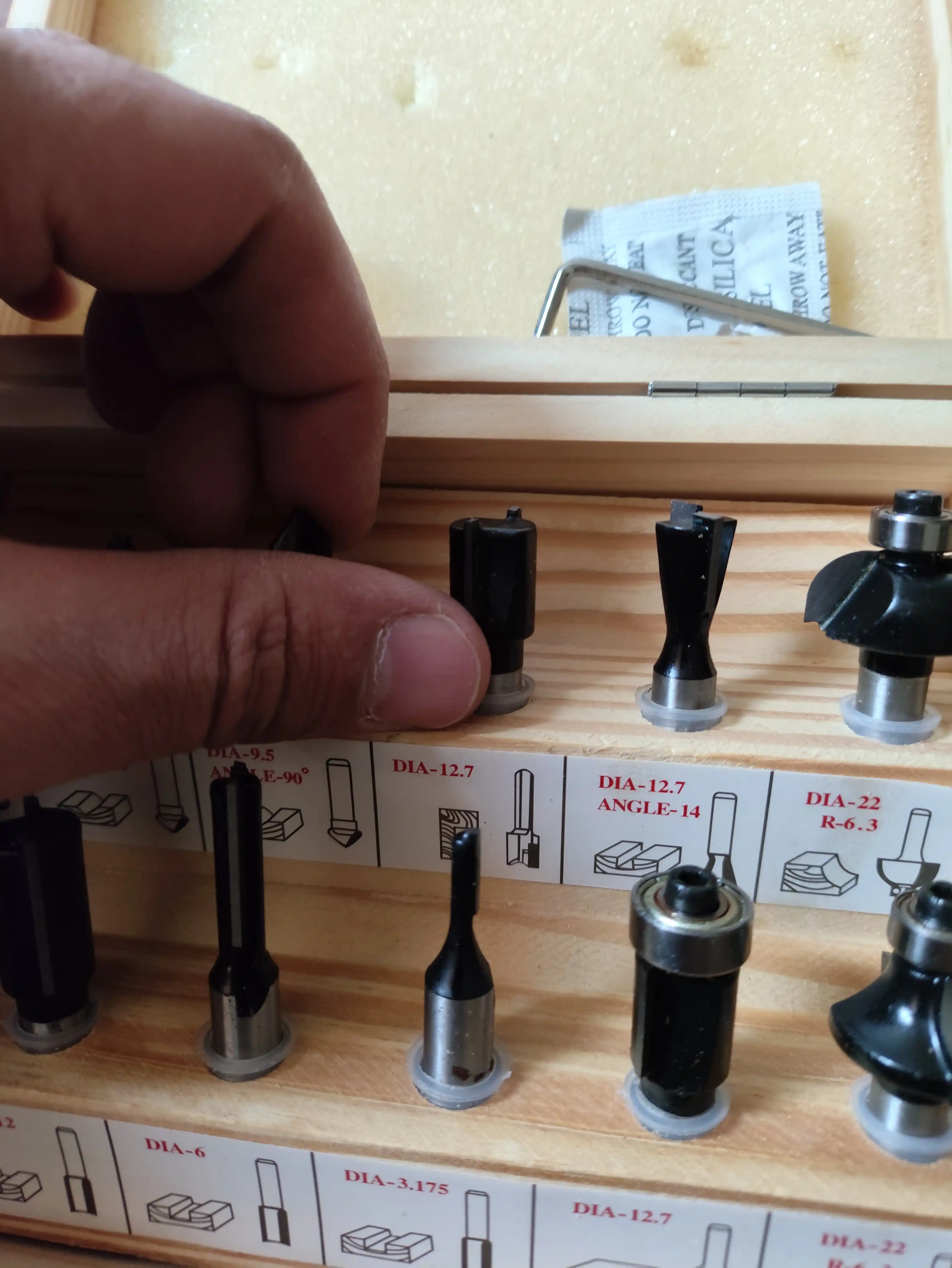Elektr frezer TEH TER7082, 1200 Vt, 30000 ob-min, patron 6-8 mm