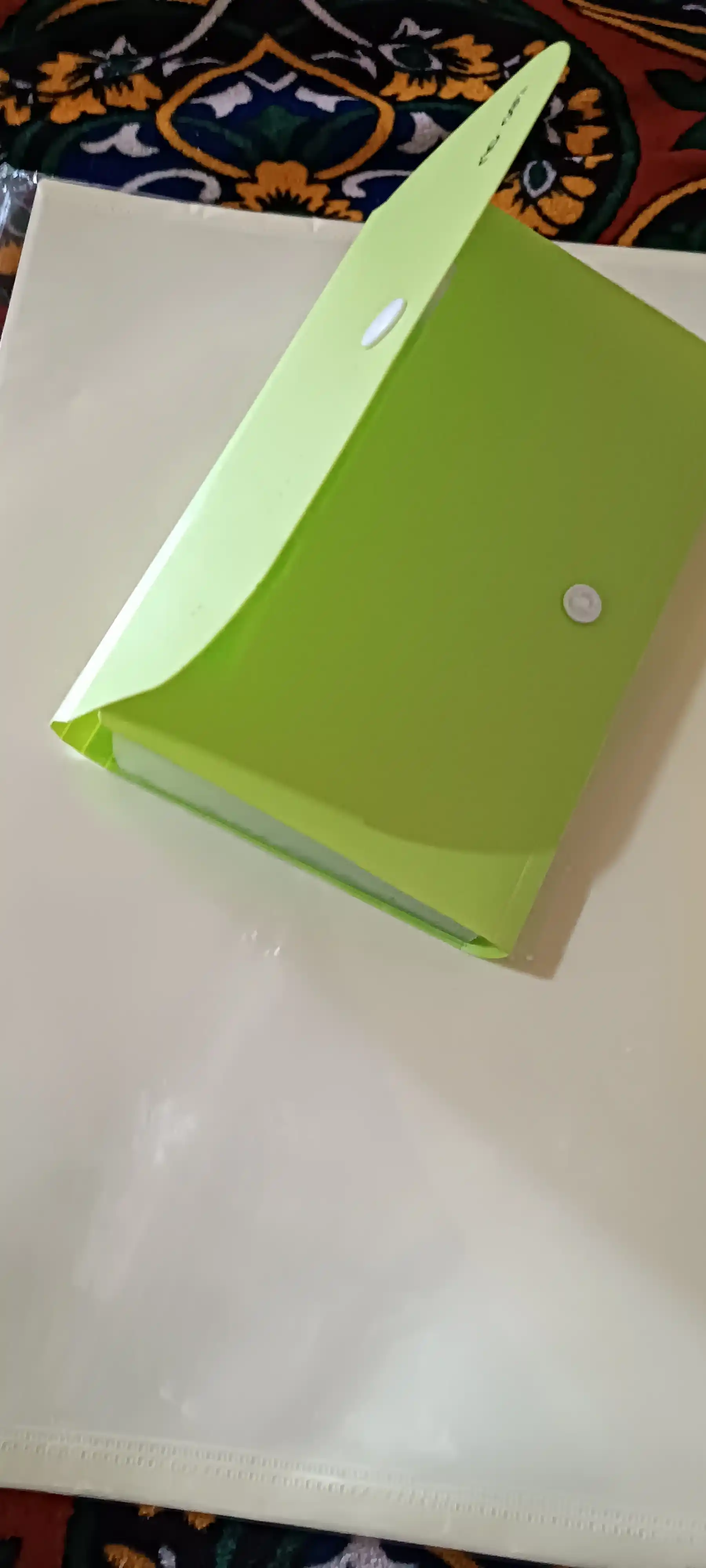 Papka А6, knopkali, Deli E5561