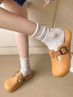 Бежевый
