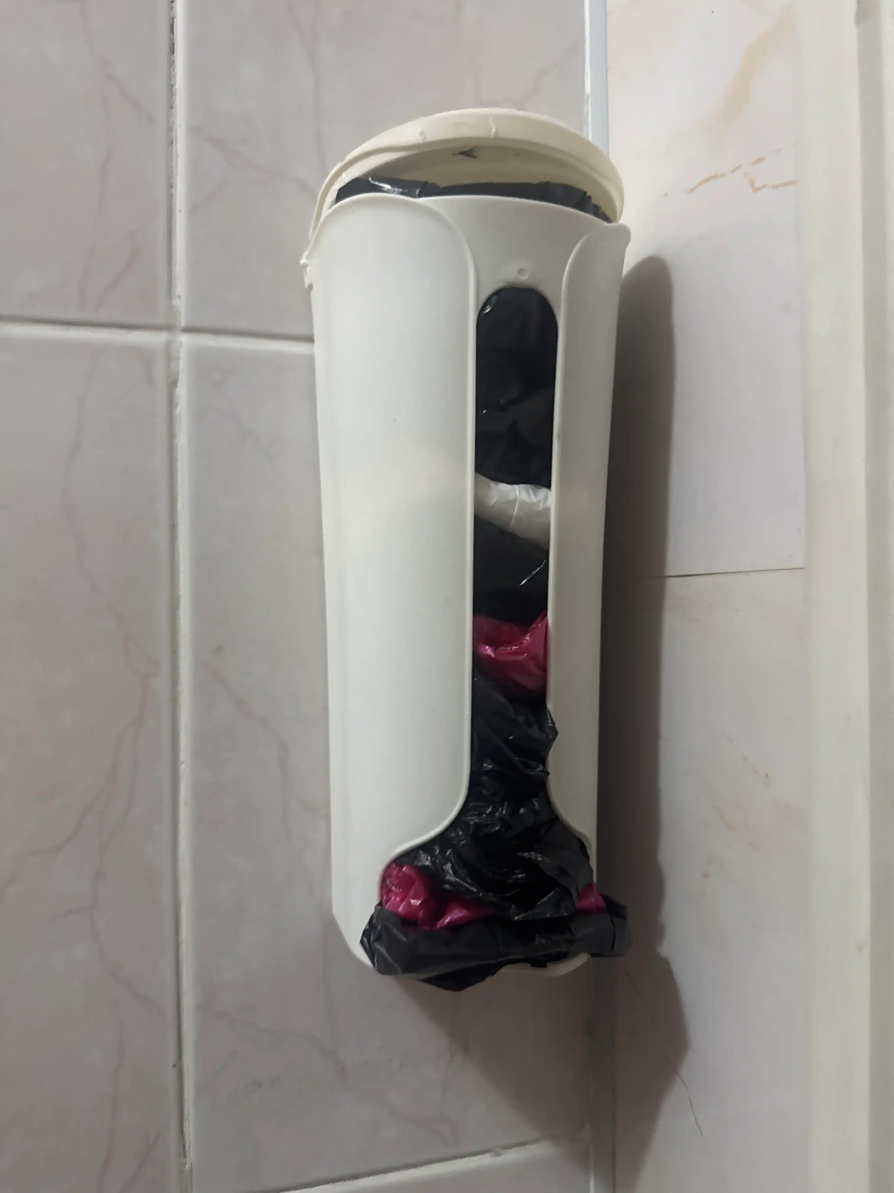 Paketlar, paypoqlar va ichki kiyimlarni saqlash uchun devor qutisi, 32,5 sm