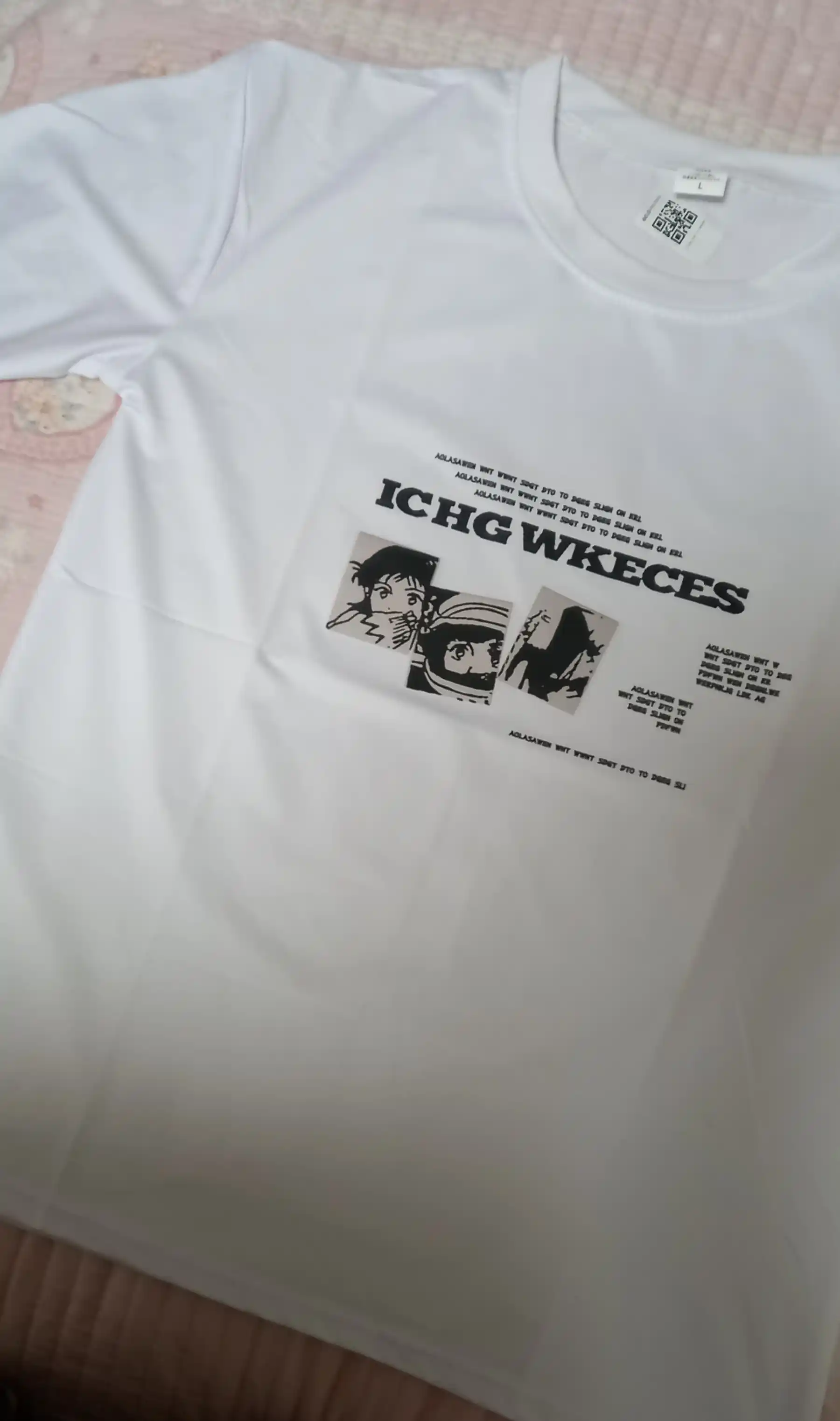 Katta o‘lchamli, bosma naqshli ayollar futbolkasi