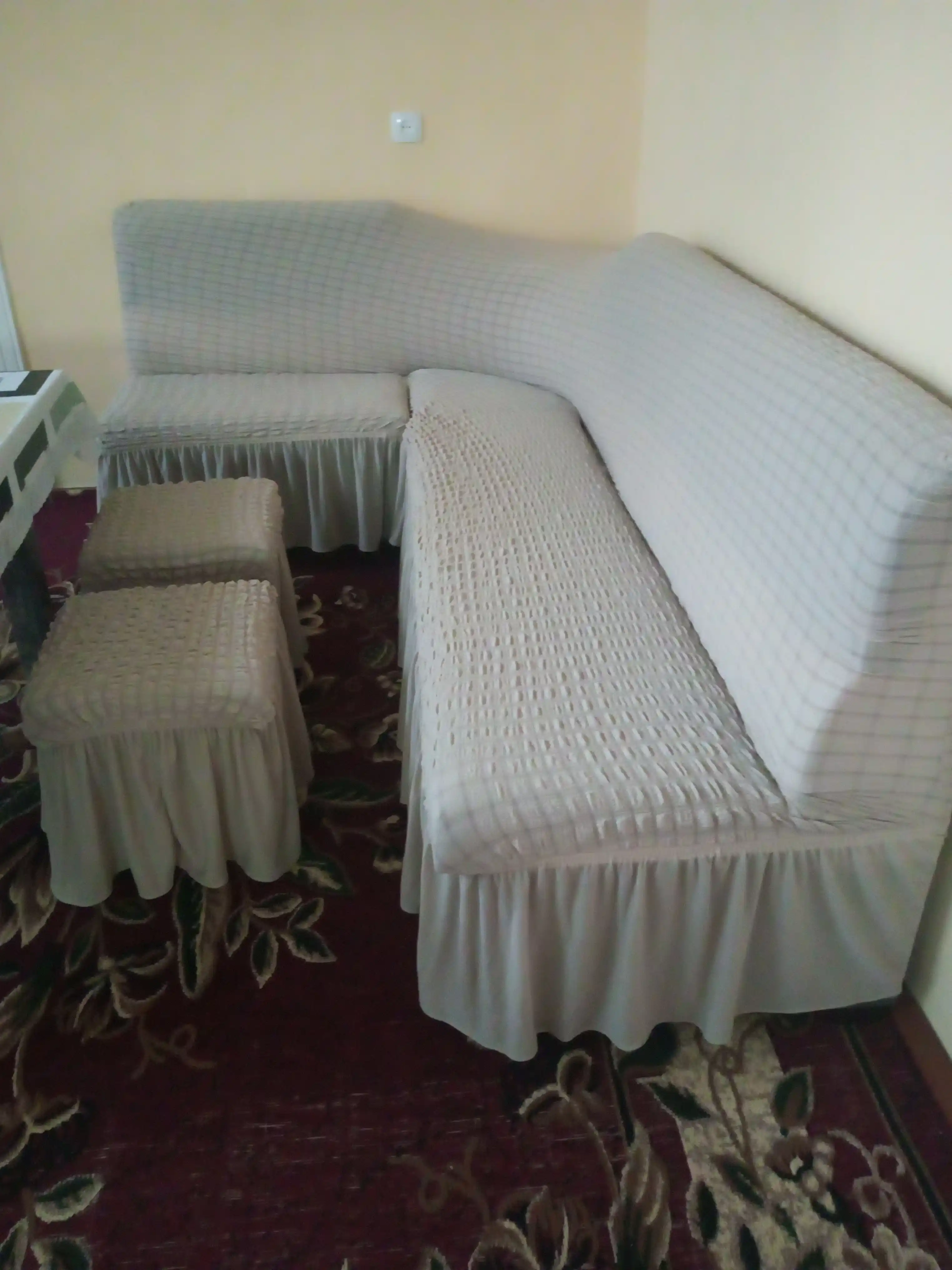 Oshxona burchakli divani uchun universal qoplama + 2 dona pufik