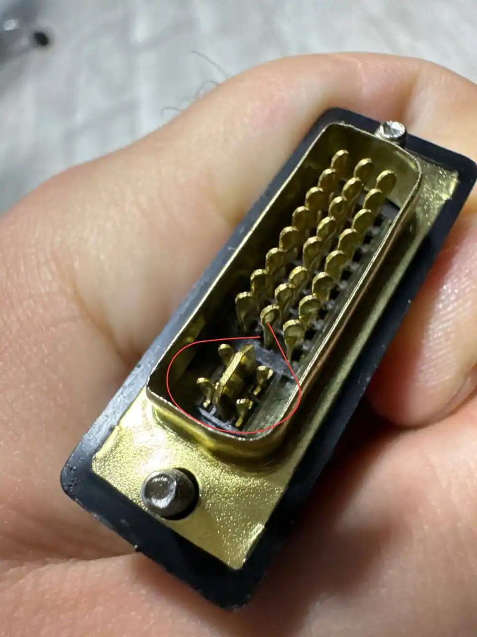 Adapter HDMI dan DVI ga otkazib beruvchi 24, Adapter VGA dan DVI ga 1080p