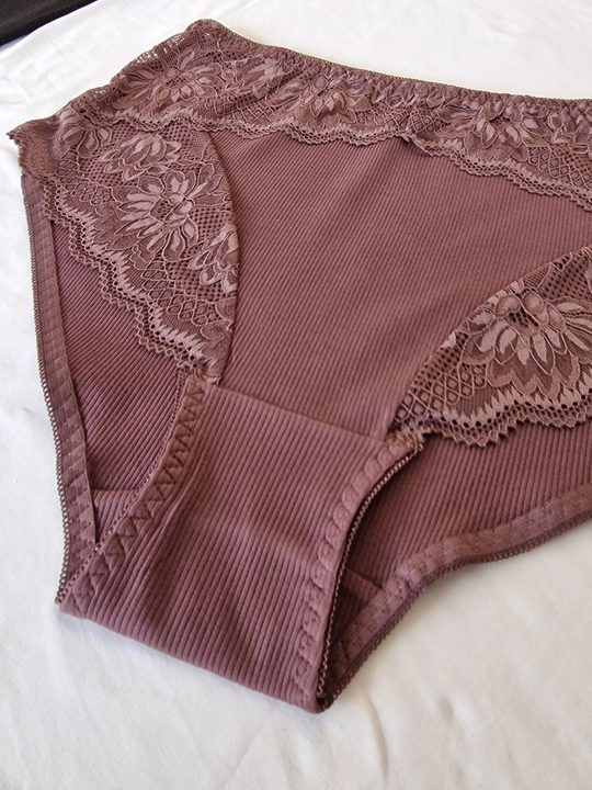 Ayollar uchun katta o‘lchamdagi 4XL–6XL trusiklar — ribana paxtadan qulaylik