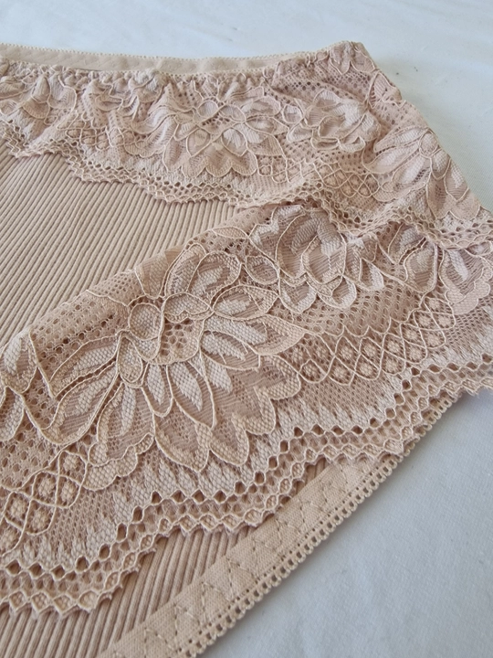 Ayollar uchun katta o‘lchamdagi 4XL–6XL trusiklar — ribana paxtadan qulaylik