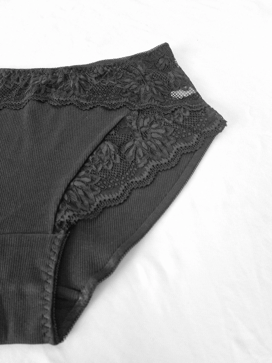 Ayollar uchun katta o‘lchamdagi 4XL–6XL trusiklar — ribana paxtadan qulaylik