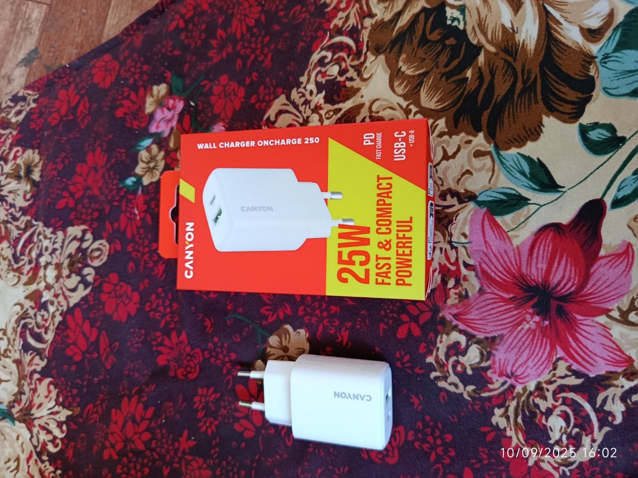 Iphone uchun universal zaryadlash qurilmasi, 20 Vt adapter, ikkita type-c va USB-A portli